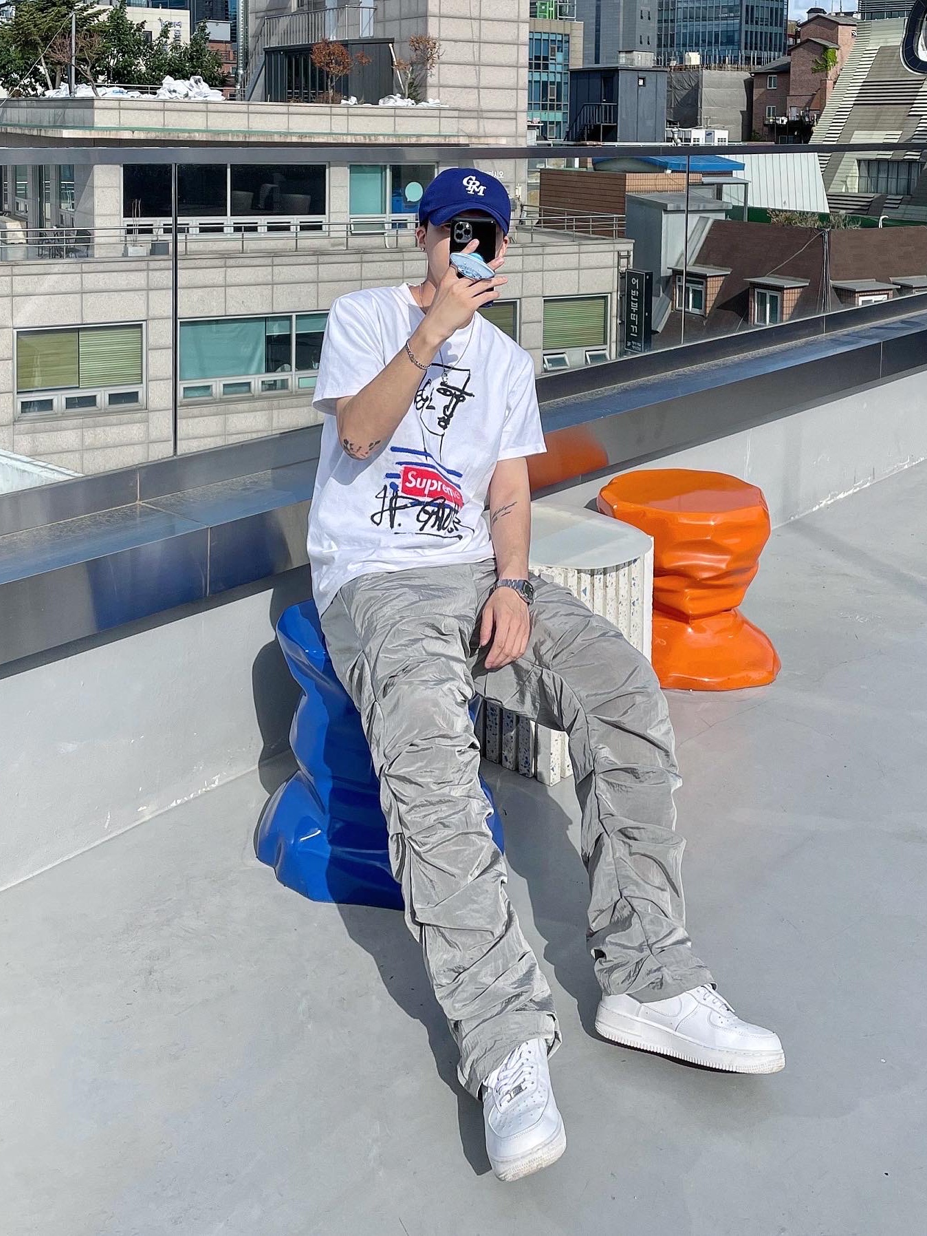 Supreme x Jean Paul Gaultier T-Shirt White - 19SS, Nike Air Force 1 '07 Low White 착용 스타일 - 1