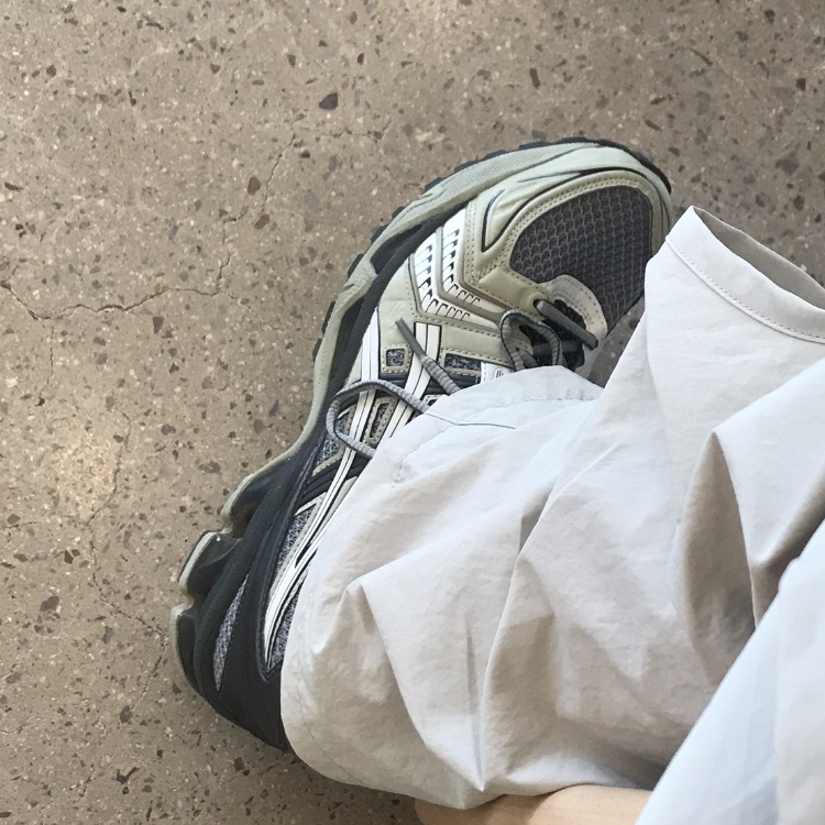 Asics UB1-S Gel-Kayano 14 Piedmont Grey, Sansan Gear Wave Pants Gray - 22SS 착용 스타일