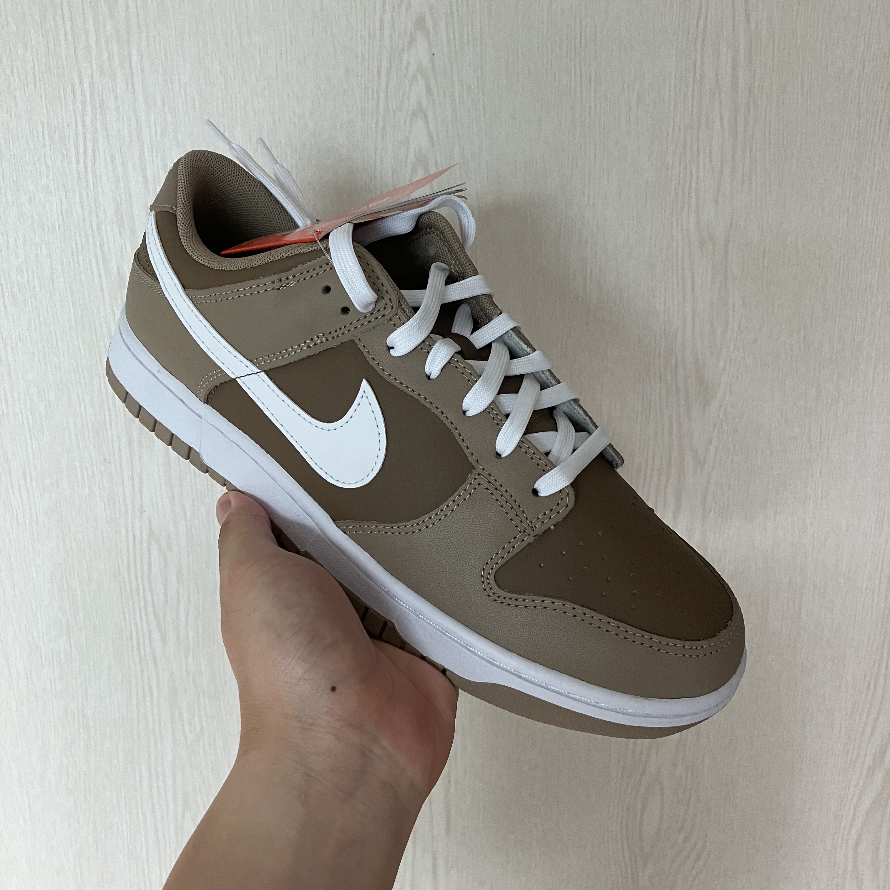 Nike Dunk Low Retro Khaki Hazel Rush 착용 스타일 - 1