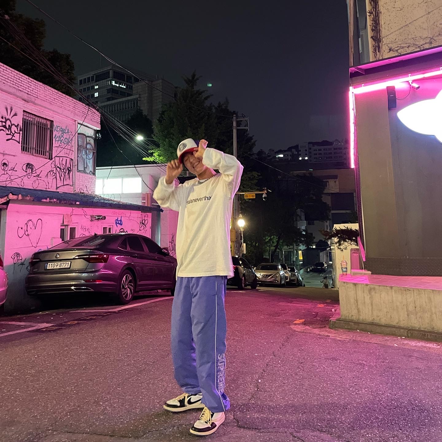 Jordan 1 x Travis Scott x Fragment Retro Low OG SP Military Blue 착용 스타일