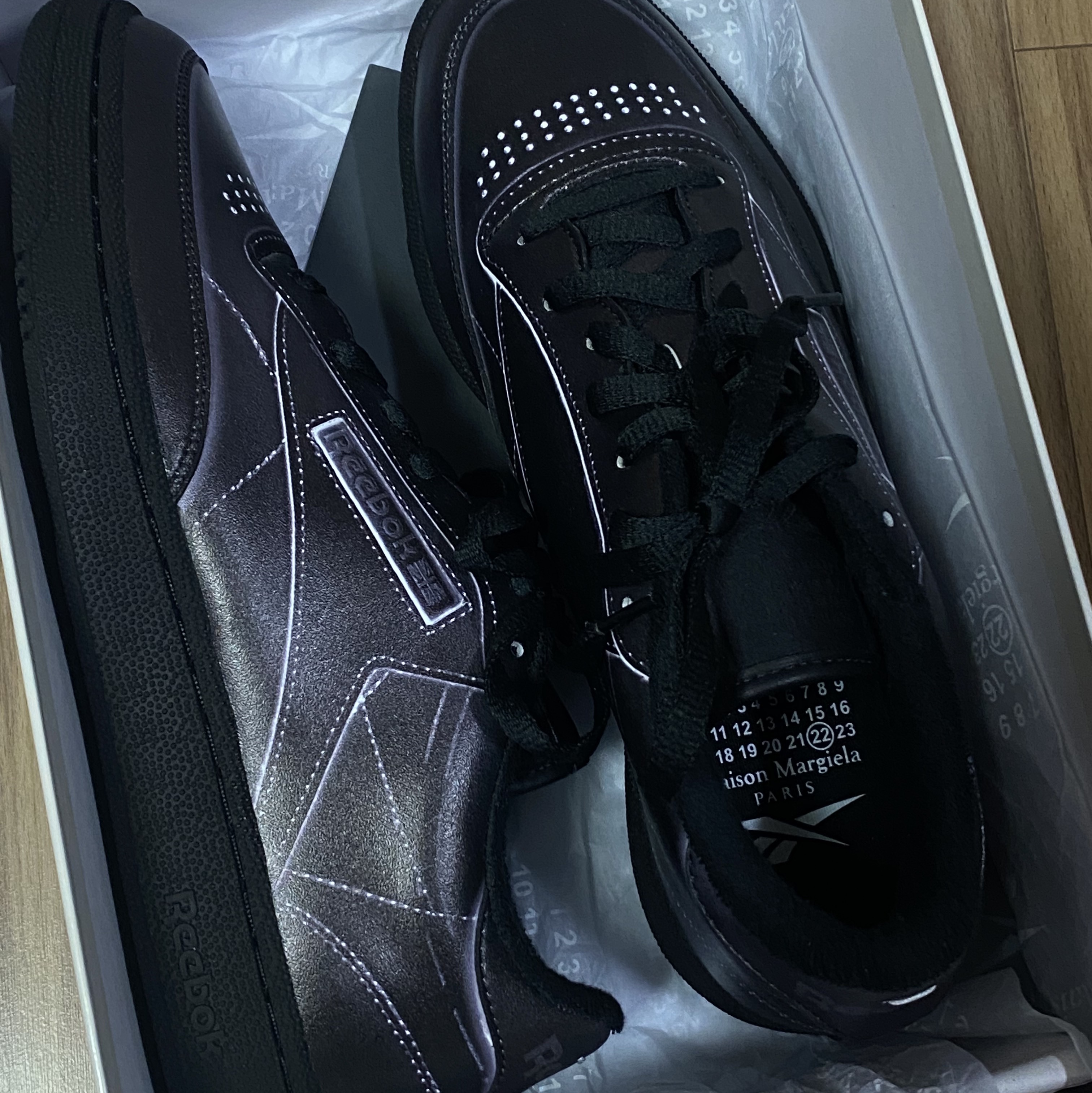 Reebok x Maison Margiela Club C TL Black 착용 스타일 - 1