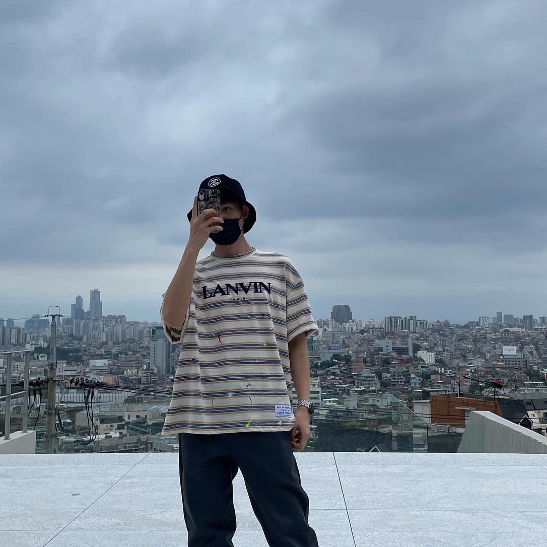 Stussy SS Link Deep Bucket Hat Black 착용 스타일 - 3