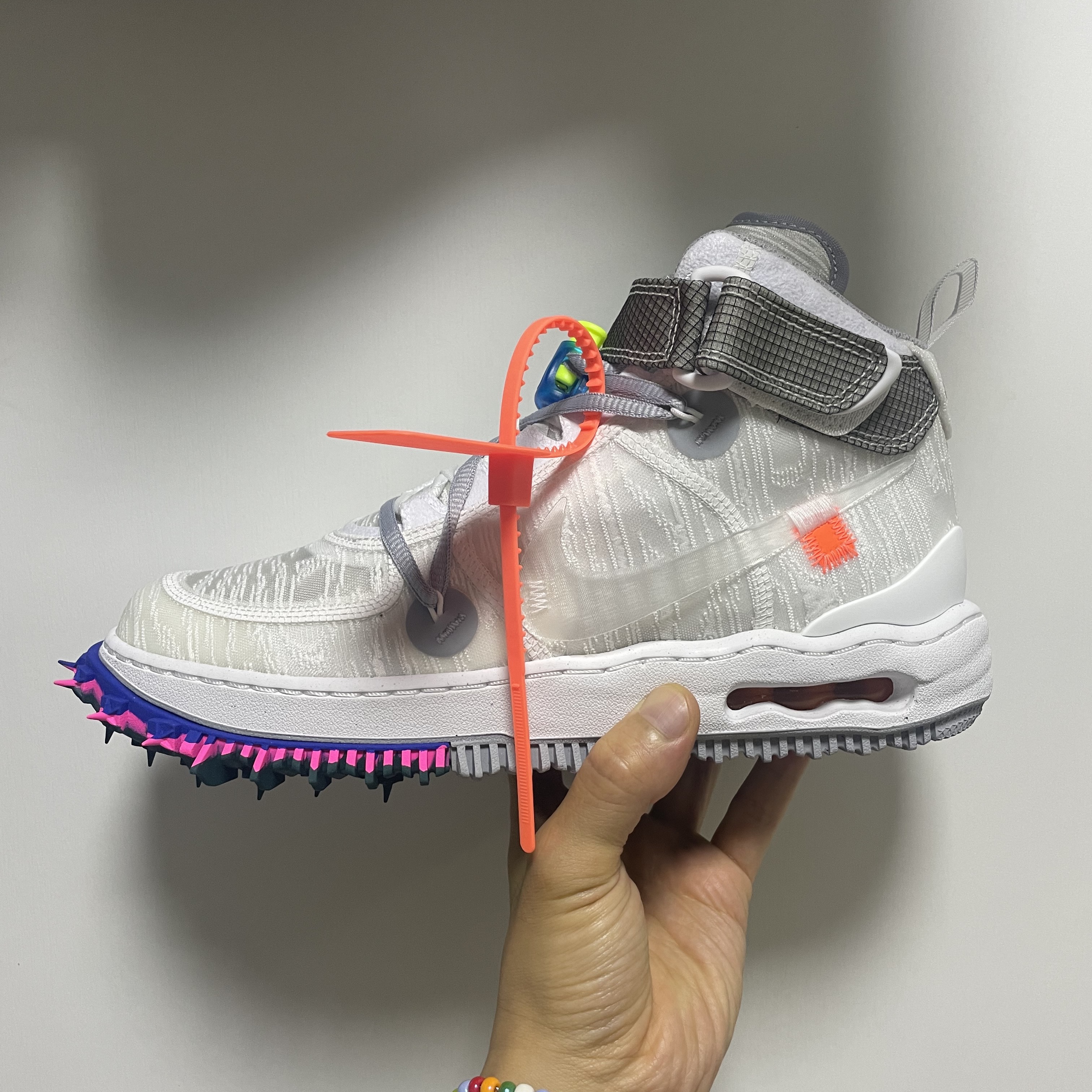 Nike x Off-White Air Force 1 Mid SP White 착용 스타일