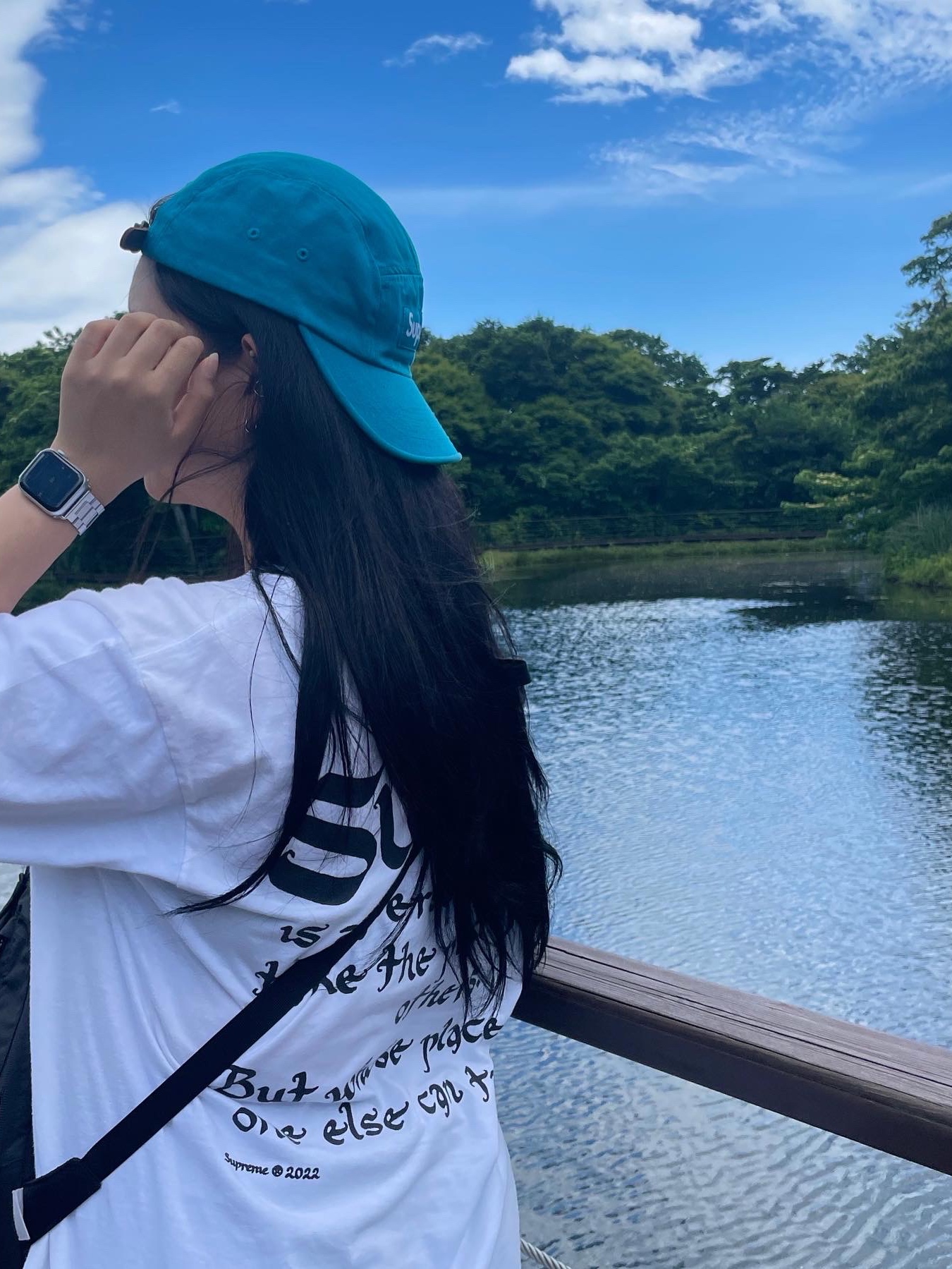 Supreme Washed Chino Twill Camp Cap Teal - 22SS, Supreme Person T-Shirt White - 22SS 착용 스타일 - 4