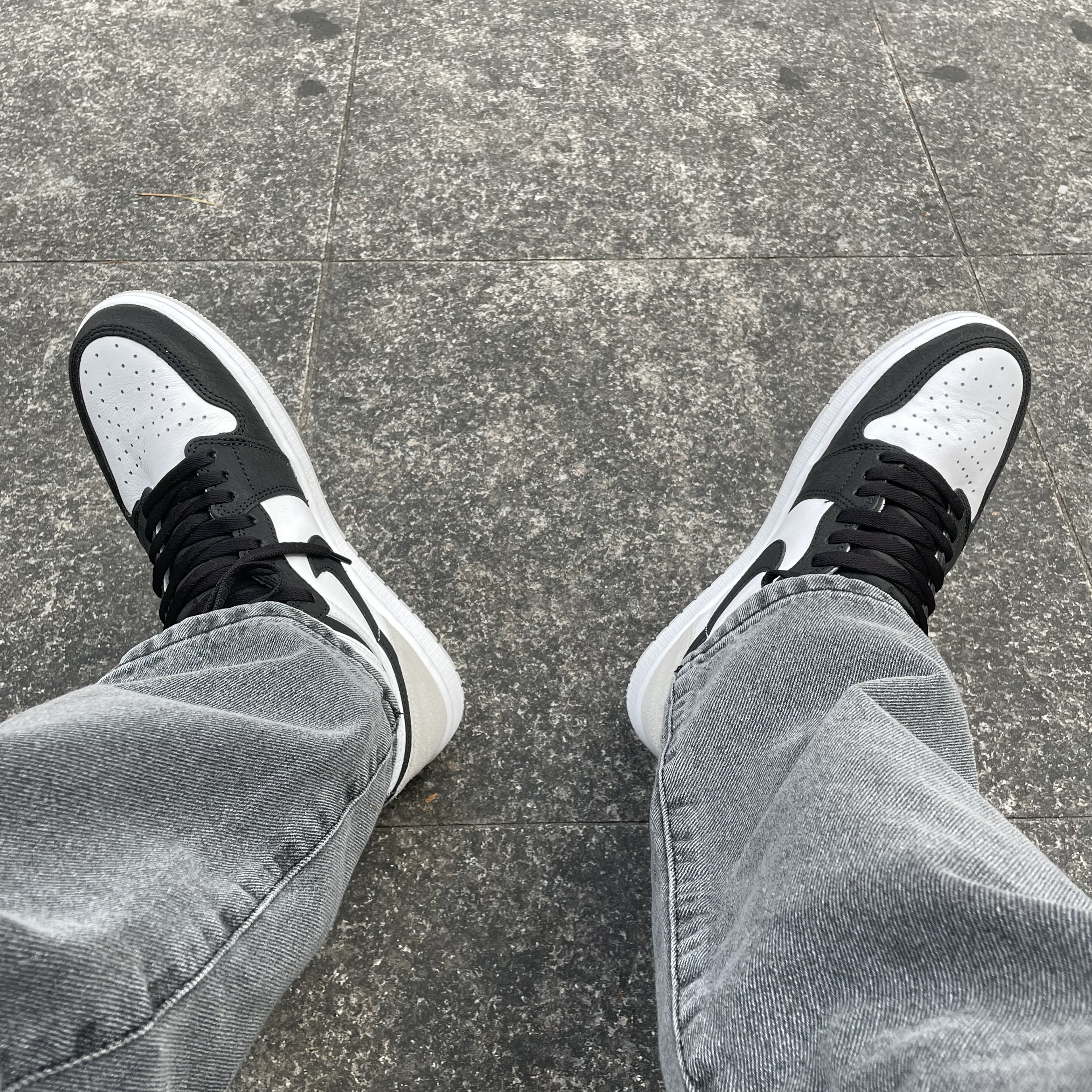 Jordan 1 Retro High OG Bleached Coral 착용 스타일