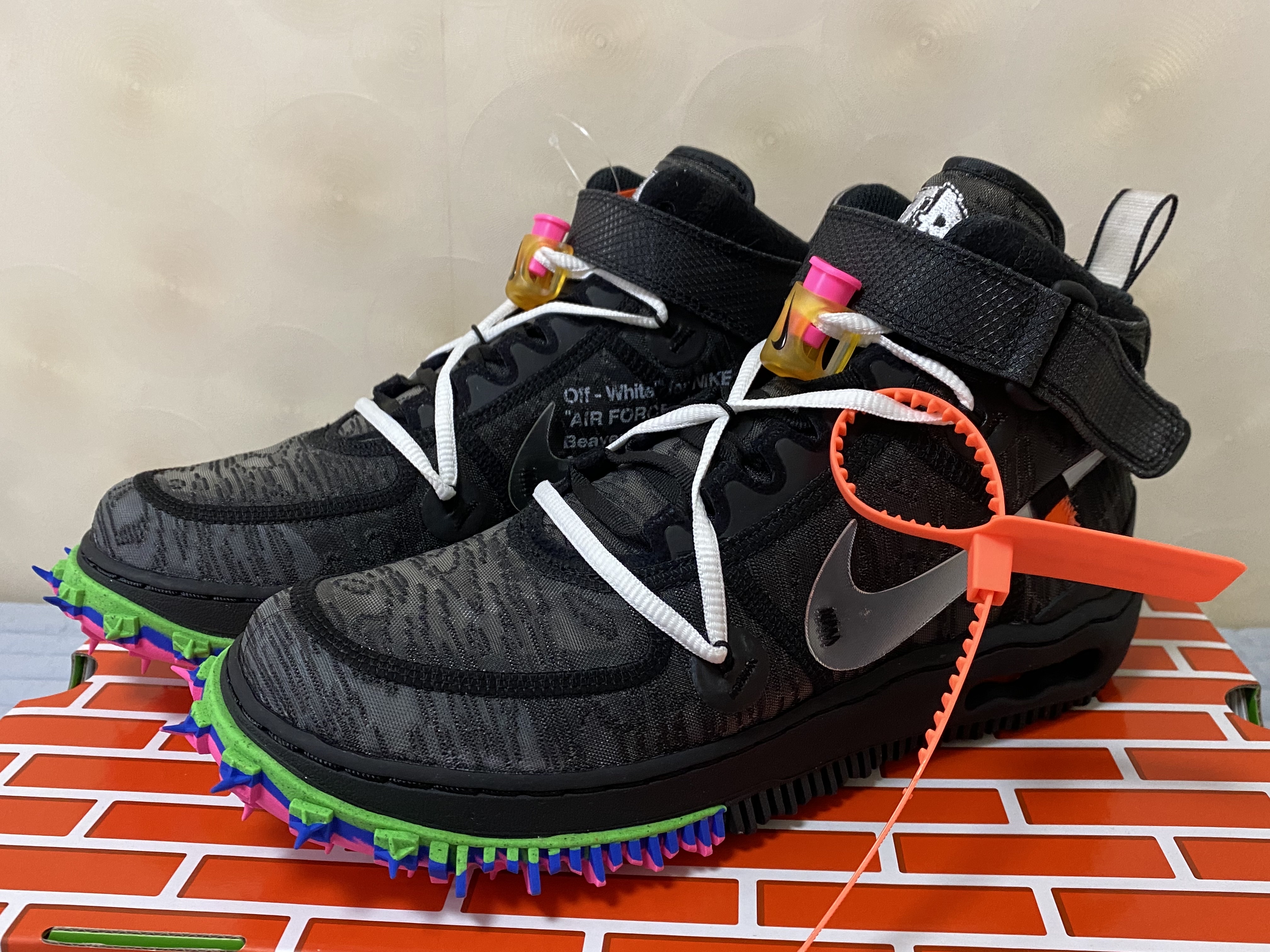 Nike x Off-White Air Force 1 Mid SP Black 착용 스타일
