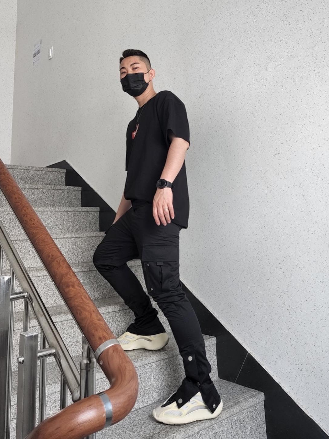 Adidas Yeezy 700 V3 Azael 2019 착용 스타일 - 2