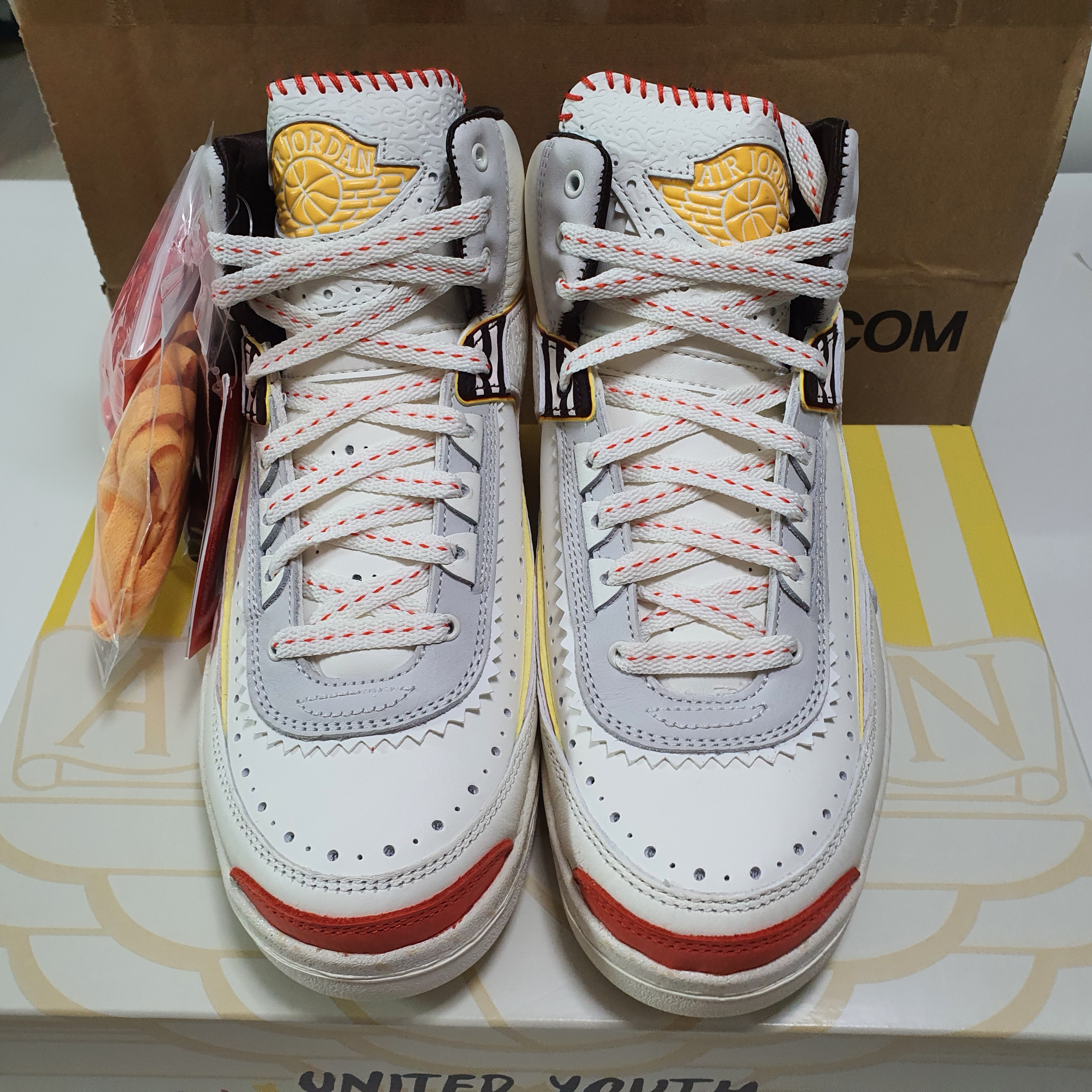 Jordan 2 x Maison Chateau Rouge Retro SP Orange and Sail 착용 스타일 - 1