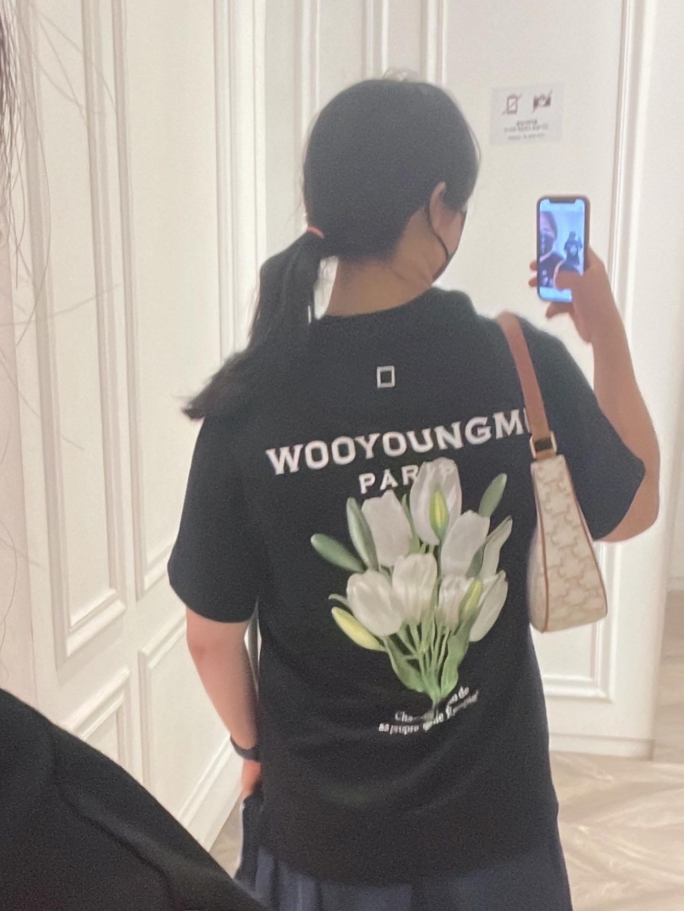 (W) Jordan 1 Retro High OG Atmosphere, Wooyoungmi Flower Print Back Logo T-Shirt Black - 22SS 착용 스타일 - 2