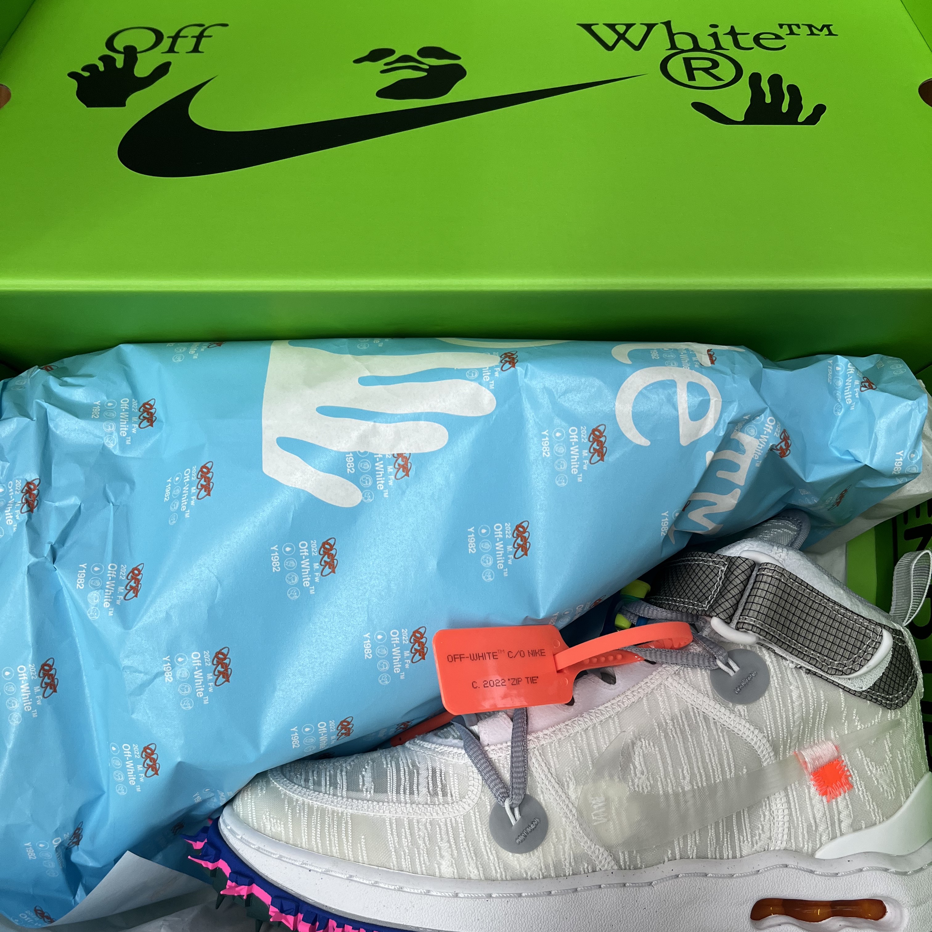 Nike x Off-White Air Force 1 Mid SP White 착용 스타일