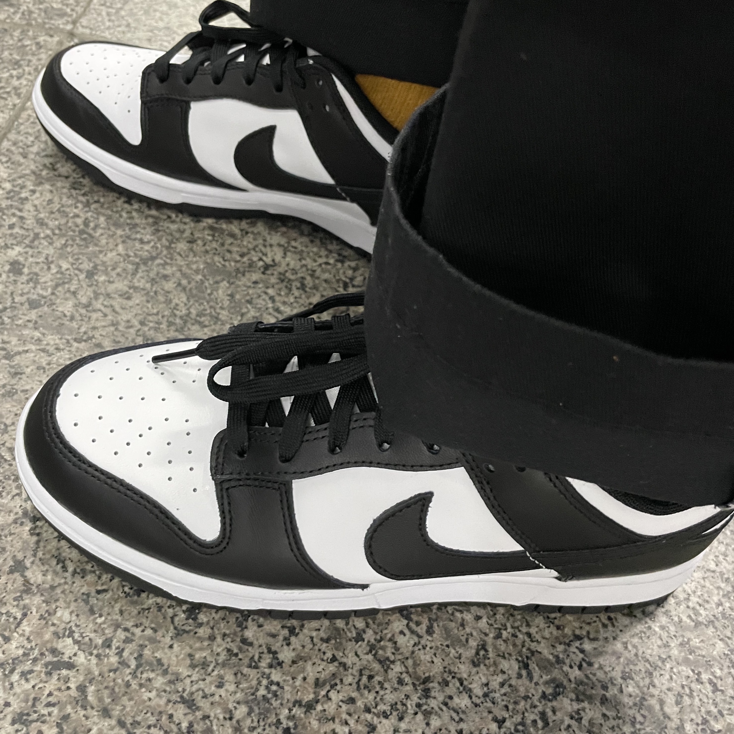 Nike Dunk Low Retro Black 착용 스타일