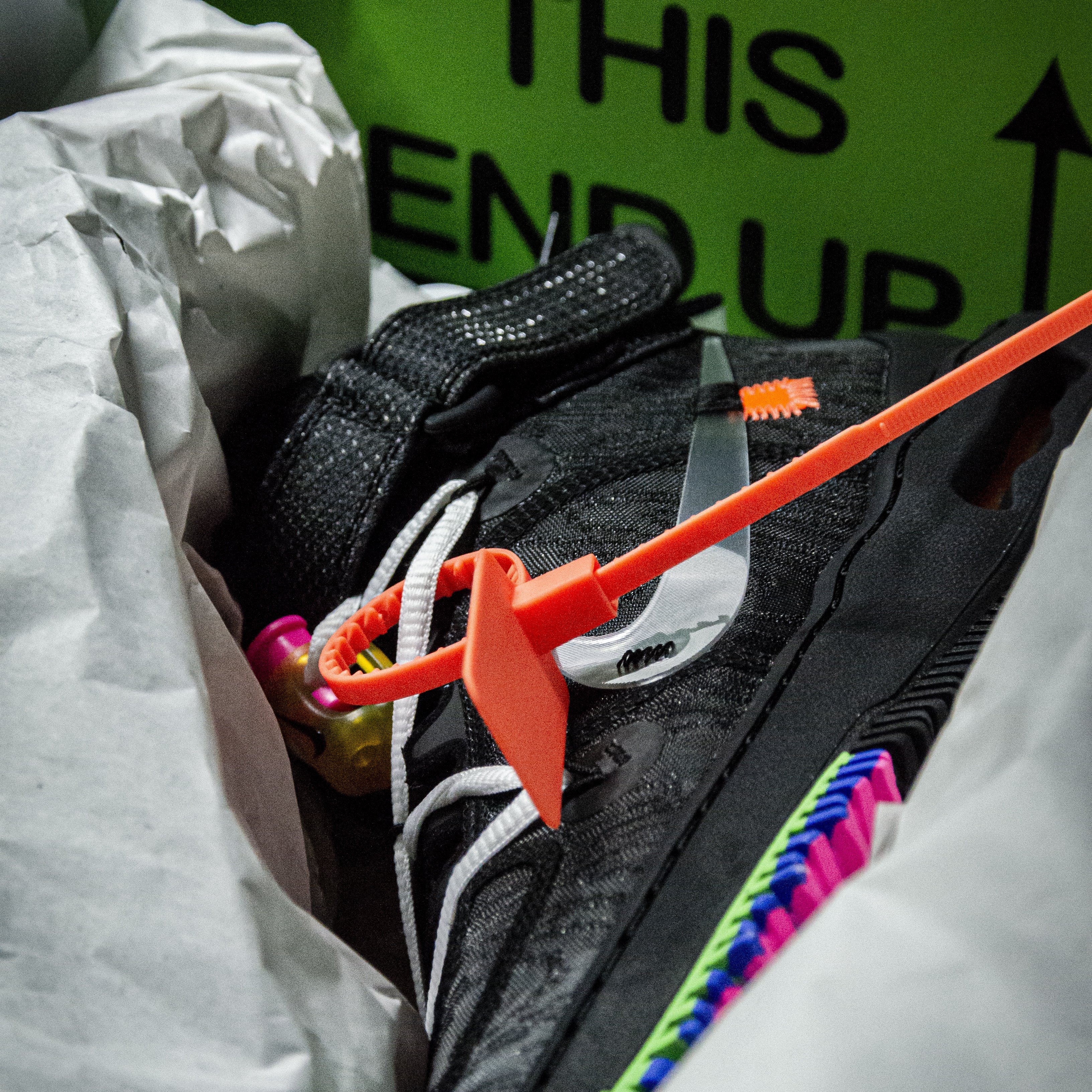 Nike x Off-White Air Force 1 Mid SP Black 착용 스타일 - 1