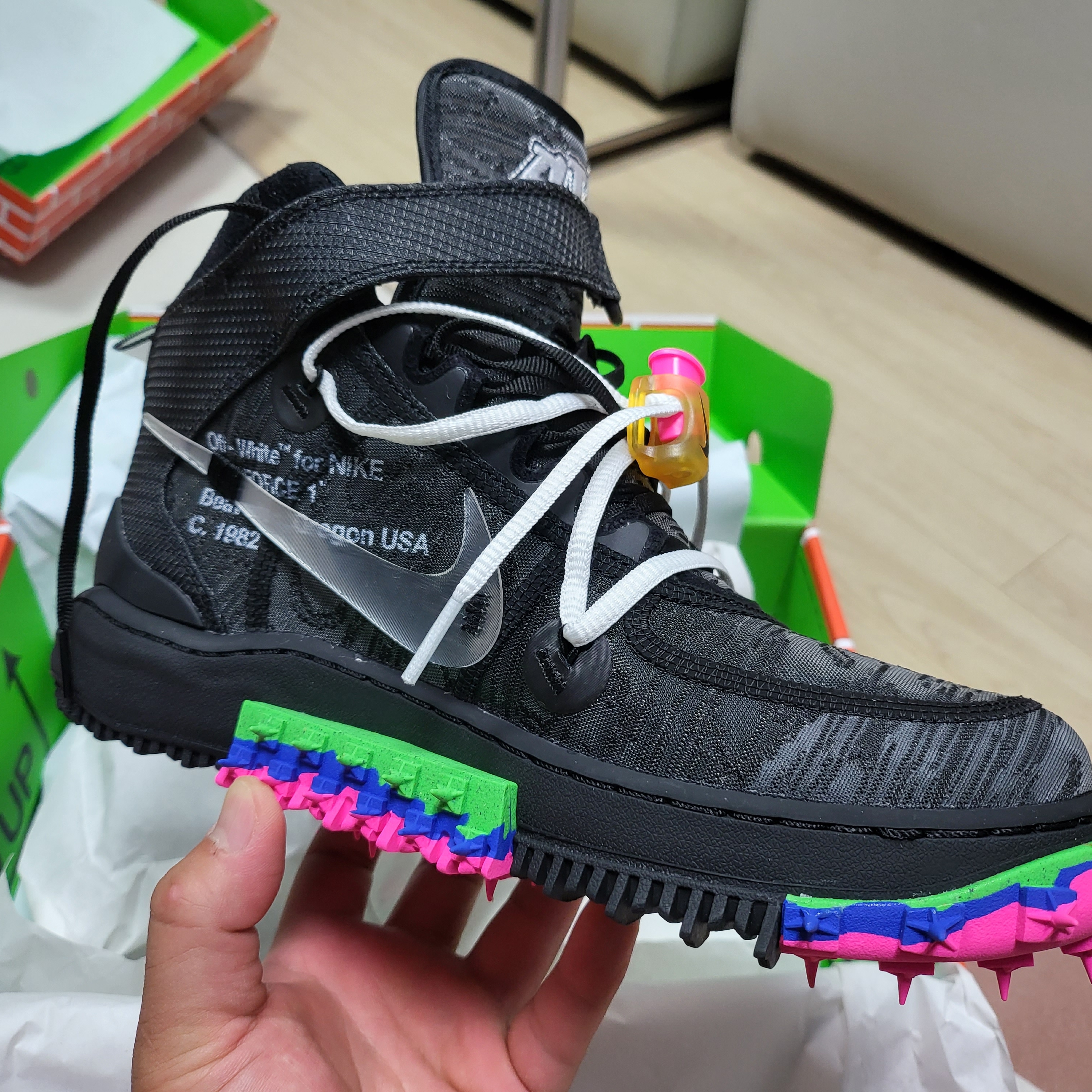 Nike x Off-White Air Force 1 Mid SP Black 착용 스타일 - 1