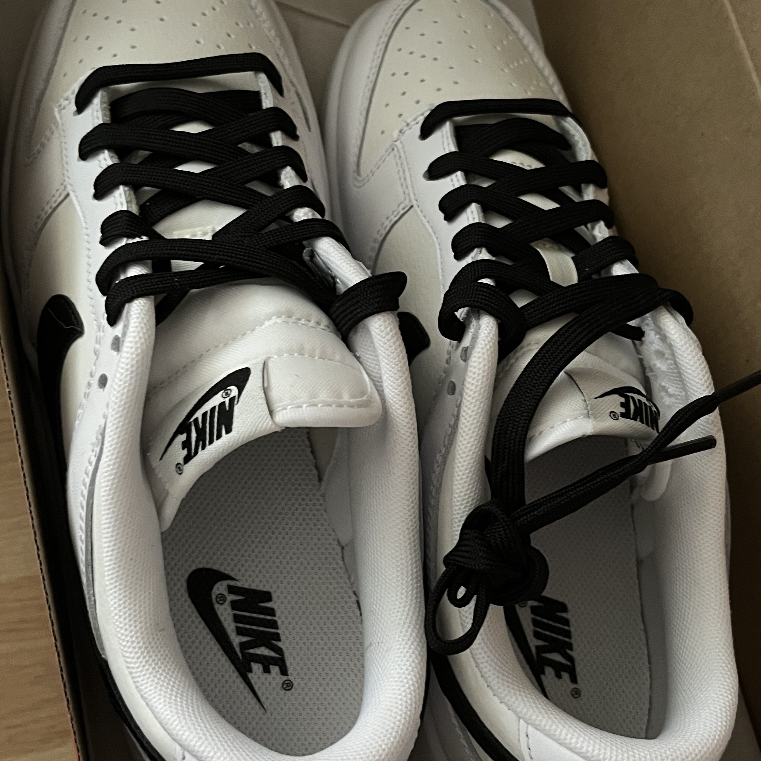 Nike Dunk Low Retro Summit White 착용 스타일 - 3