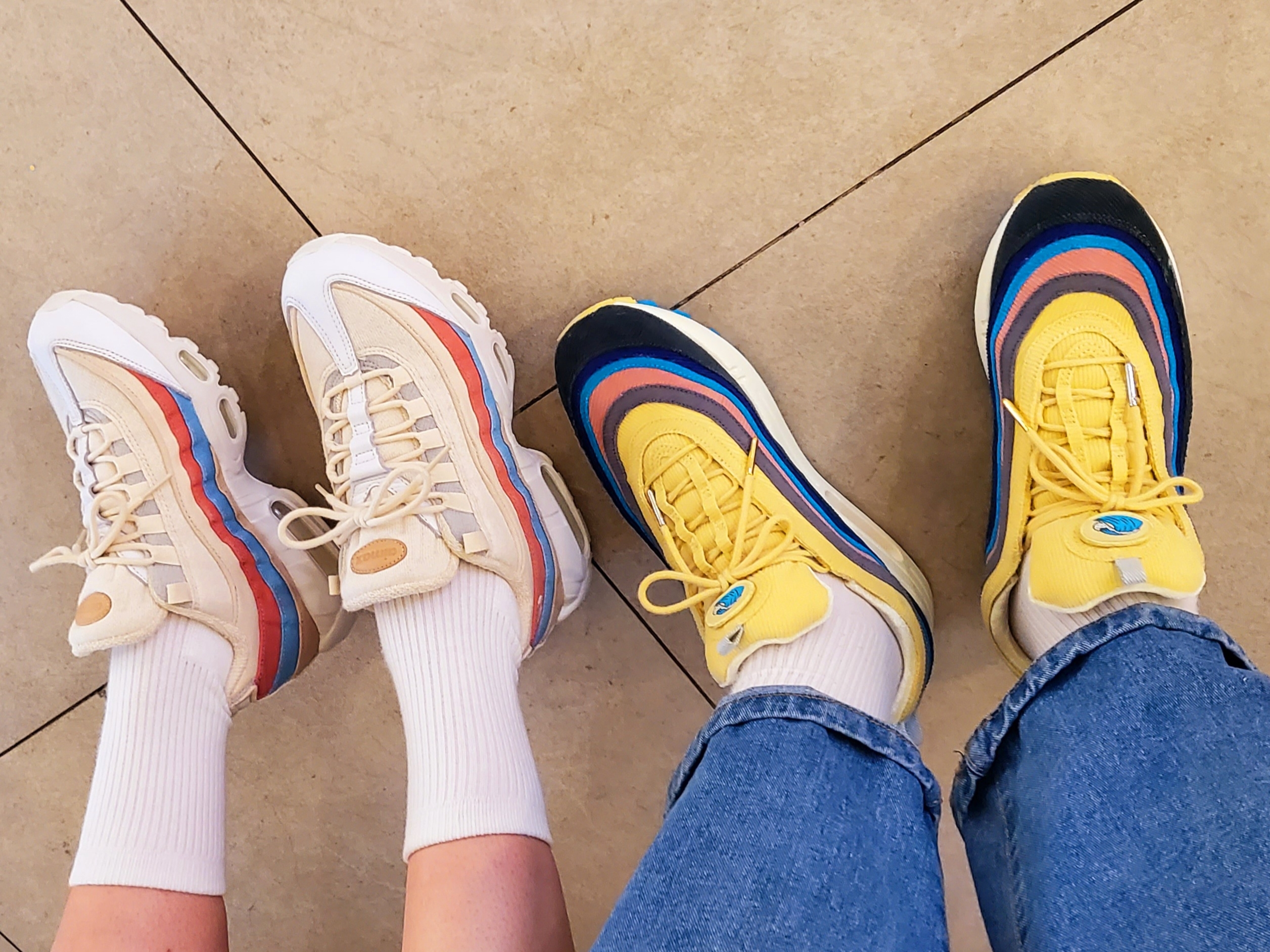 Nike x Sean Wotherspoon Air Max 1/97, (W) Nike Air Max 95 Plant Color Collection Crimson Tint 착용 스타일 - 3