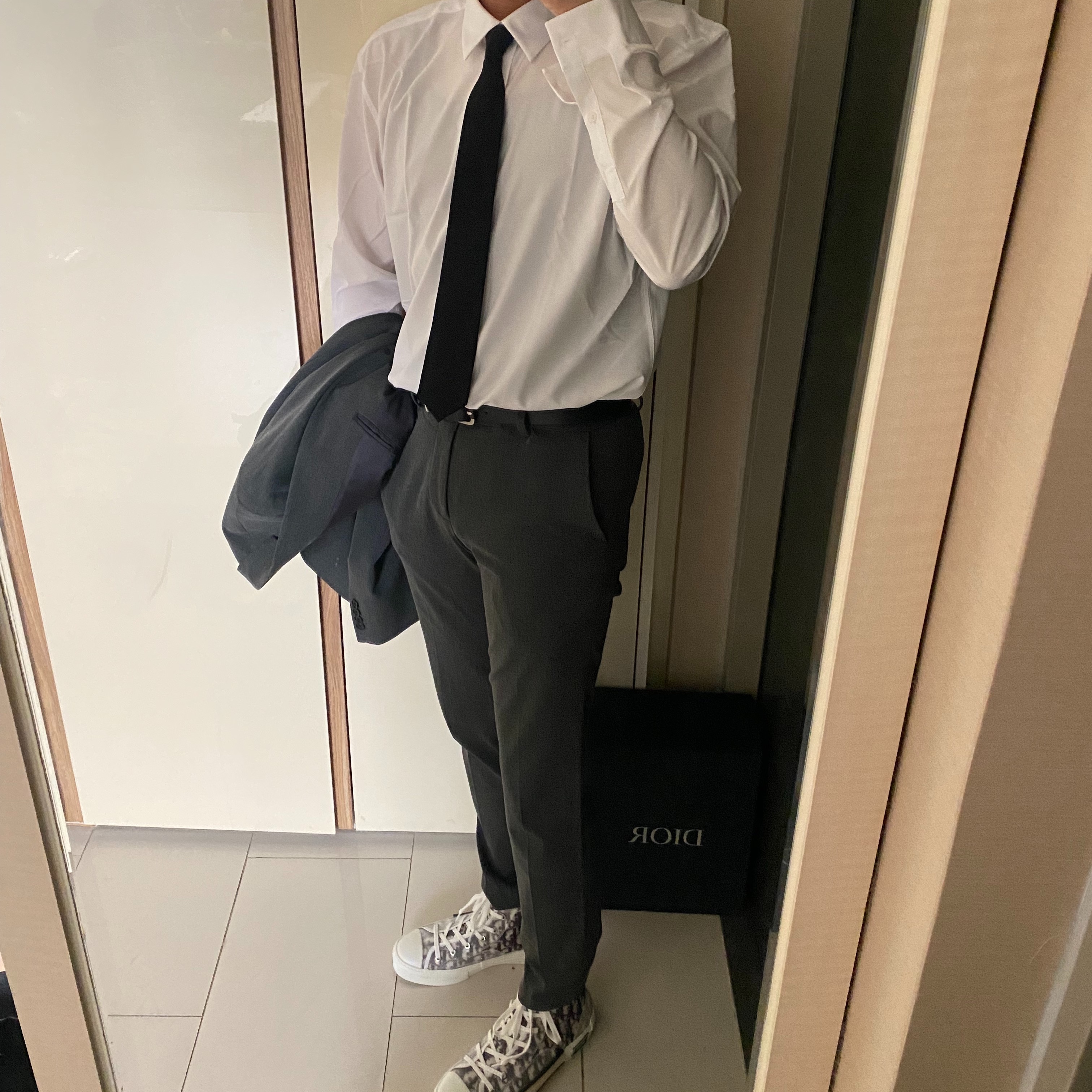 Dior B23 High Dior Oblique White & Black 착용 스타일