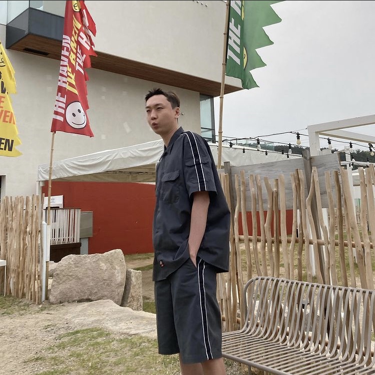 Supreme x Dickies Stripe S/S Work Shirt Charcoal - 22SS, Supreme x Dickies Stripe 13 Inch Loose Fit Work Shorts Charcoal - 22SS 착용 스타일
