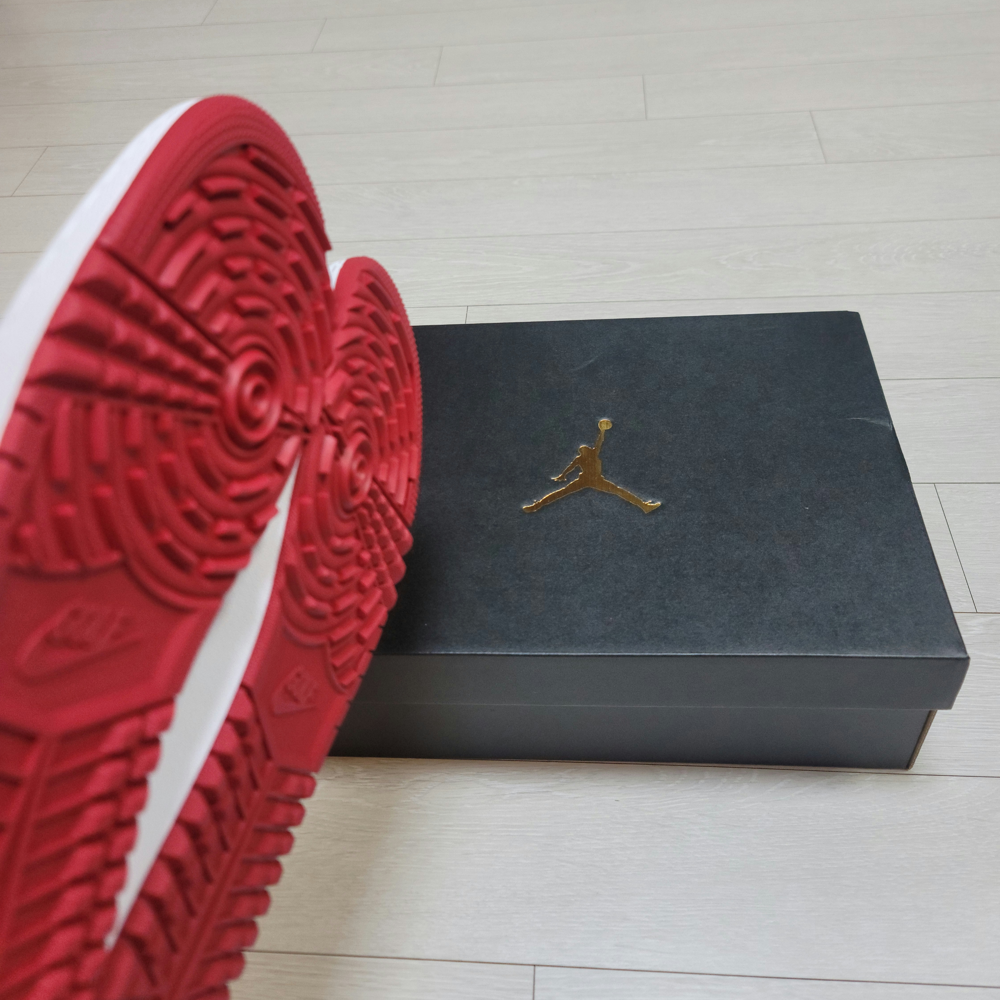 Jordan 1 Low Golf Chicago 착용 스타일 - 4