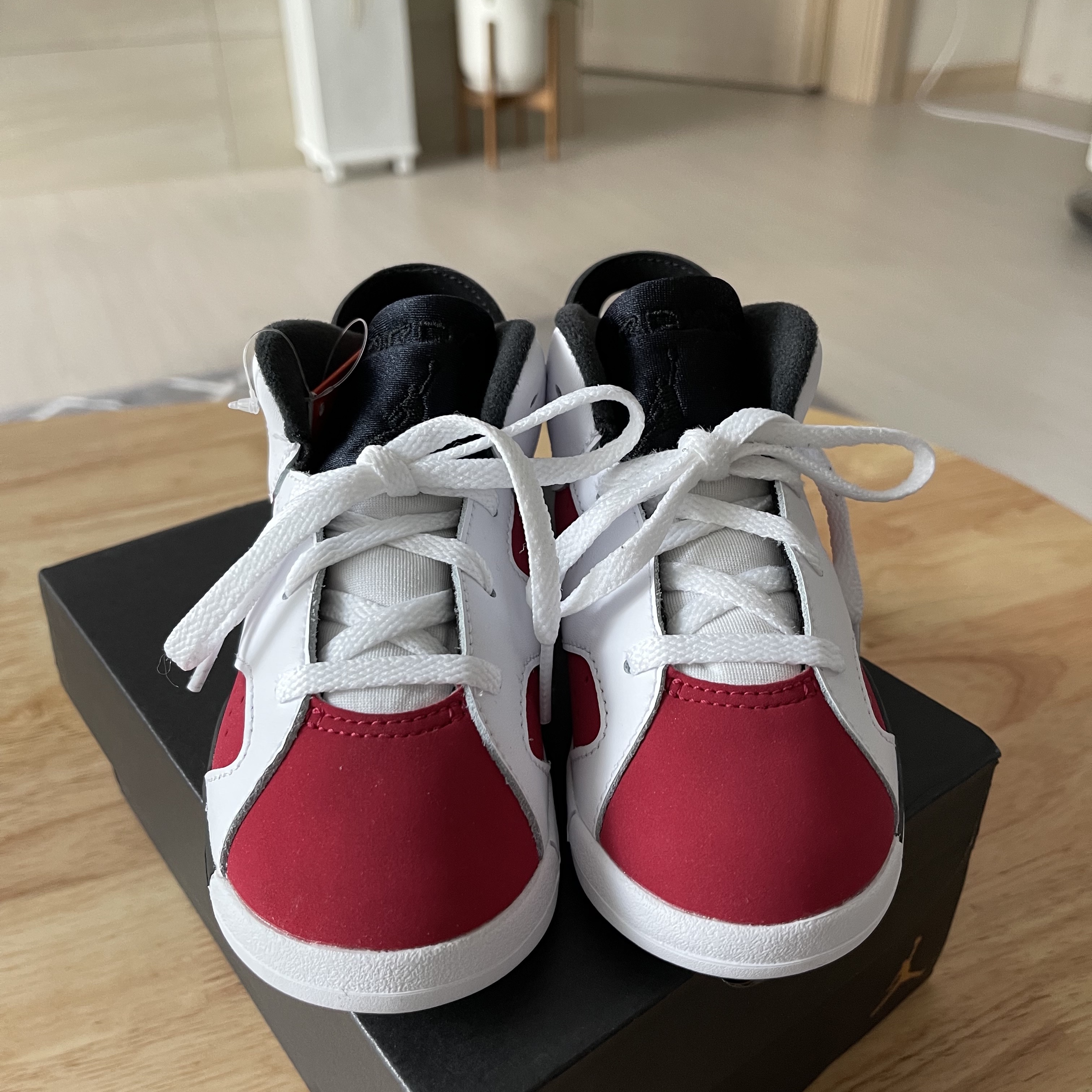 (TD) Jordan 6 Retro Carmine 2021 착용 스타일 - 1