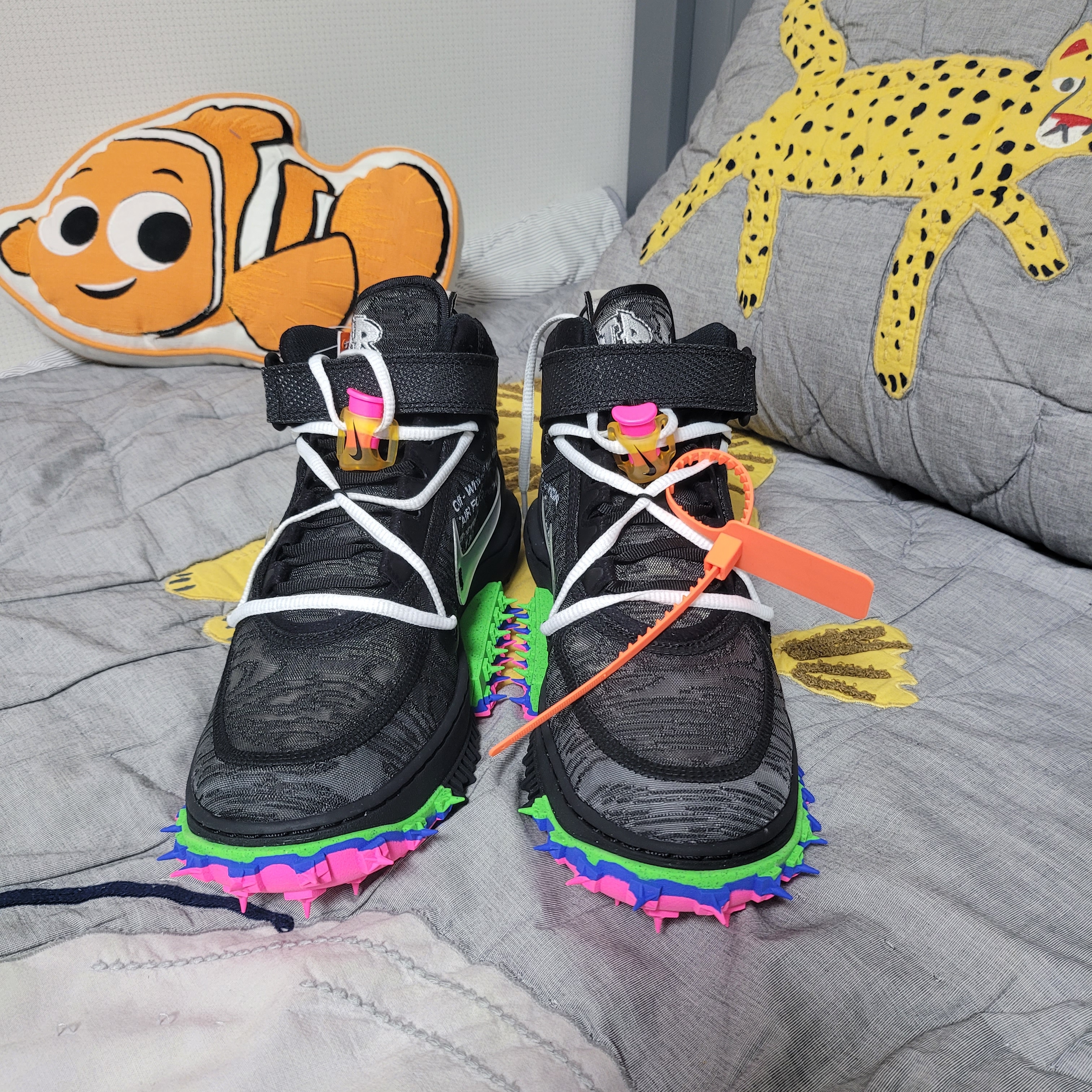 Nike x Off-White Air Force 1 Mid SP Black 착용 스타일 - 3