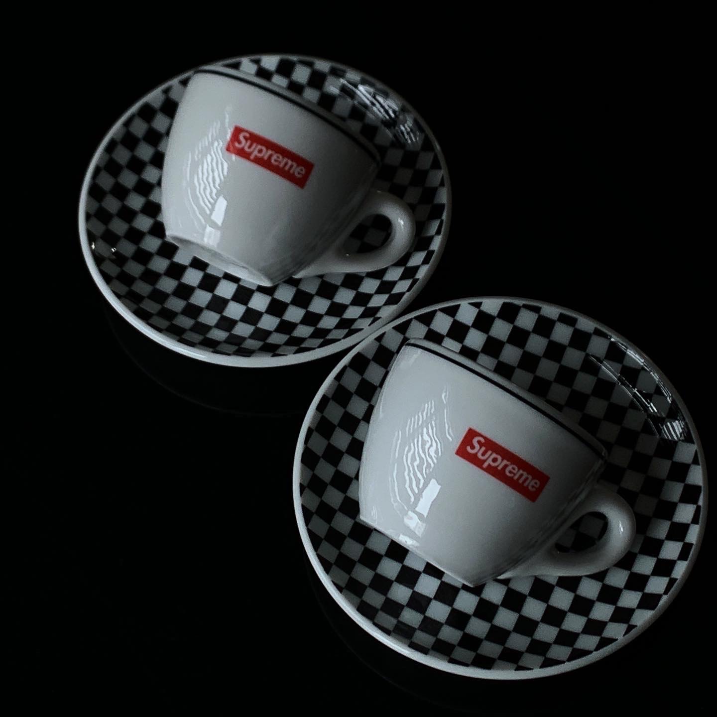 Supreme x IPA Porcellane Aosta Espresso Set Black (Set of 2) 착용 스타일 - 2