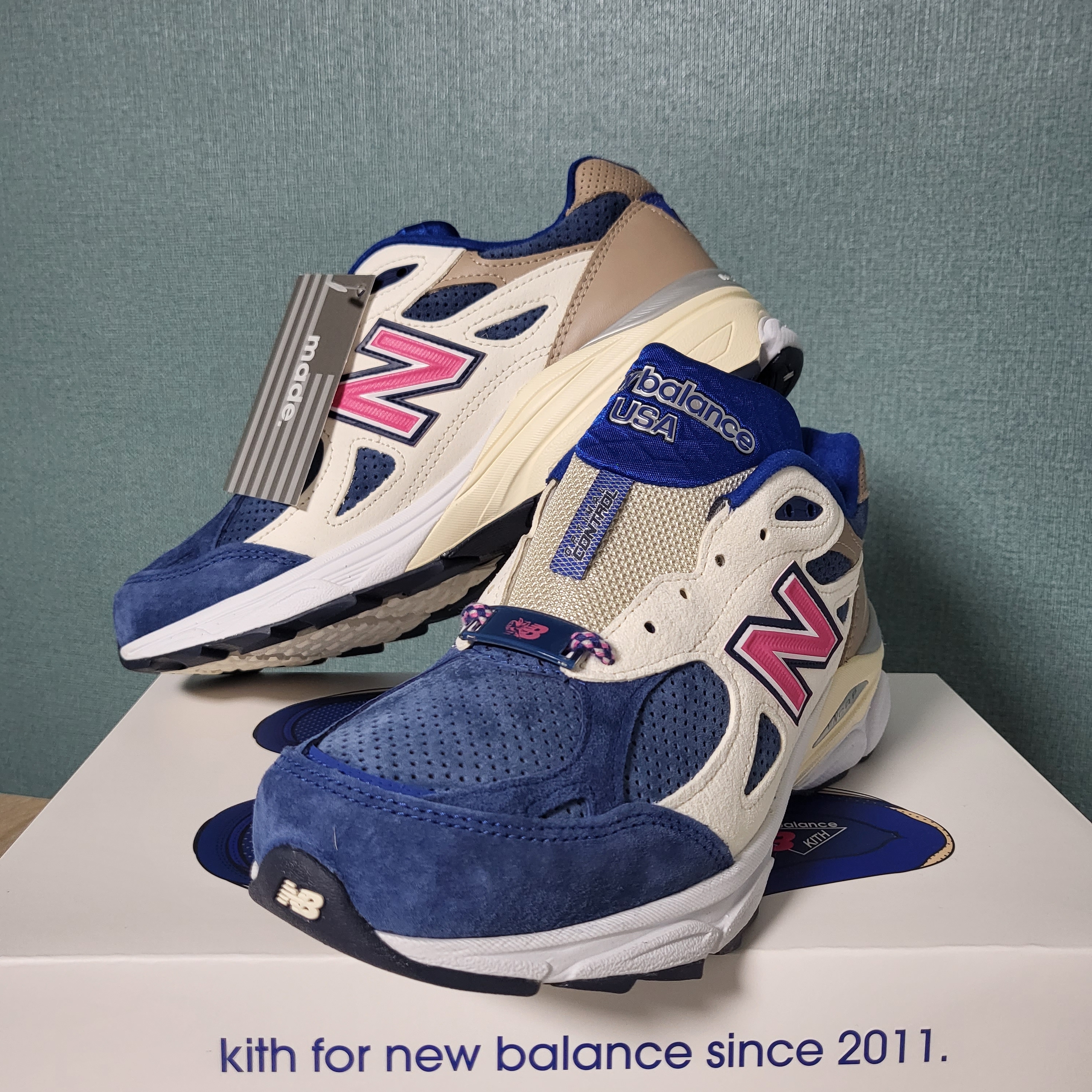 New Balance x Kith 990v3 Made in USA Daytona 착용 스타일 - 2