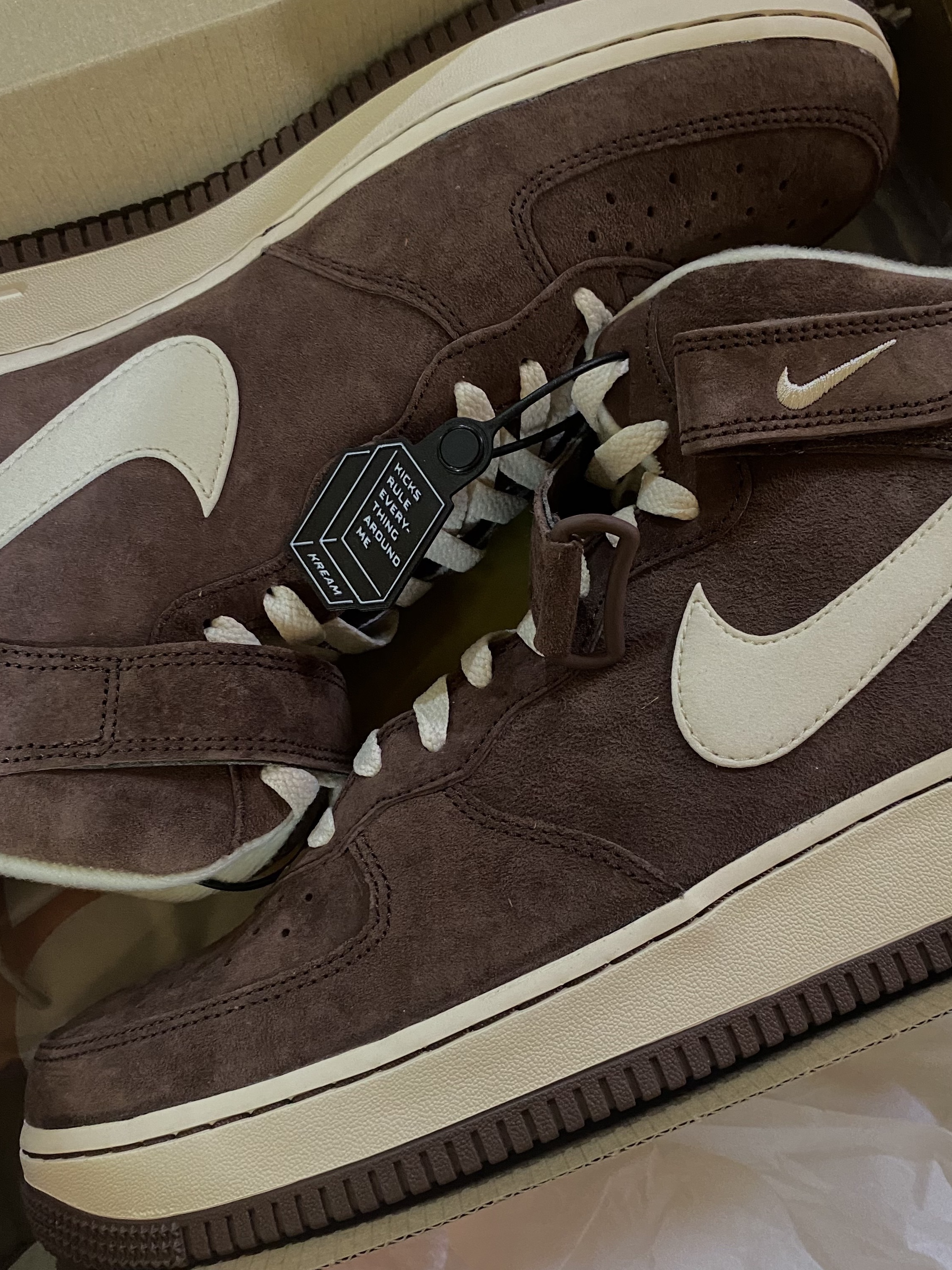 Nike Air Force 1 Mid '07 QS Chocolate 착용 스타일