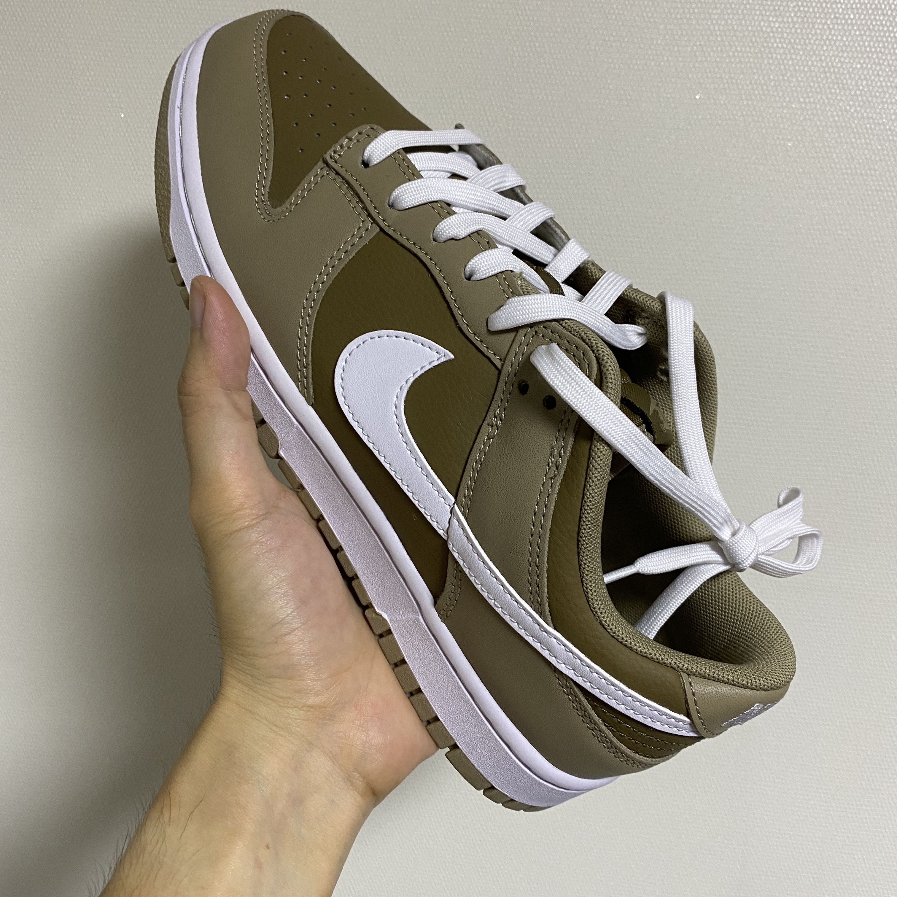 Nike Dunk Low Retro Khaki Hazel Rush 착용 스타일