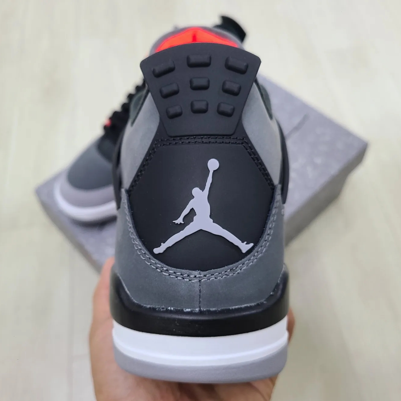 Jordan 4 Retro Infrared 착용 스타일 - 3