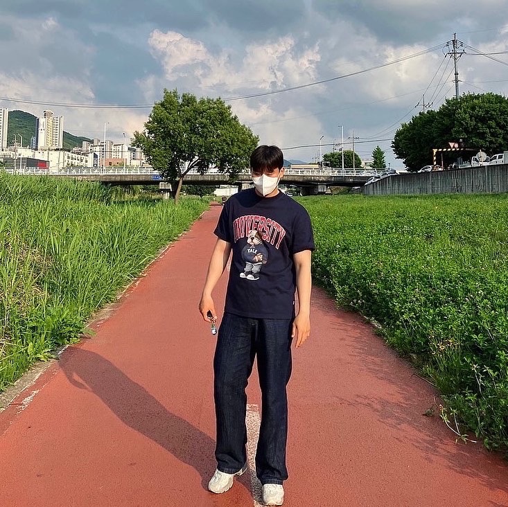 New Balance x Thisisneverthat 827 Black 착용 스타일
