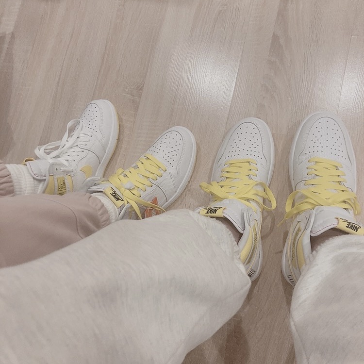 Jordan 1 Retro High OG First Class Flight, Jordan 1 Retro High OG Hyper Royal 착용 스타일 - 1