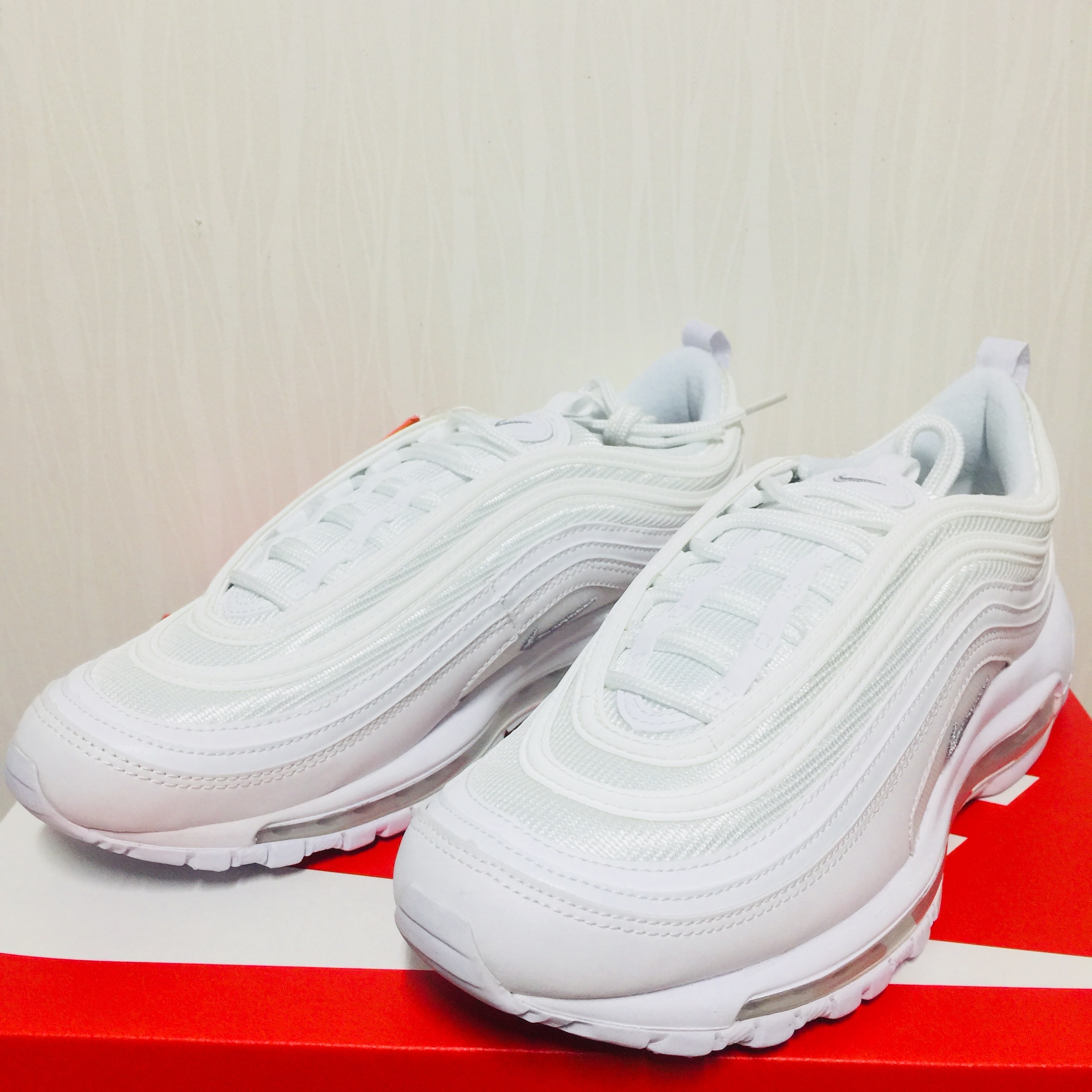 (W) Nike Air Max 97 White Pure Platinum 착용 스타일 - 2