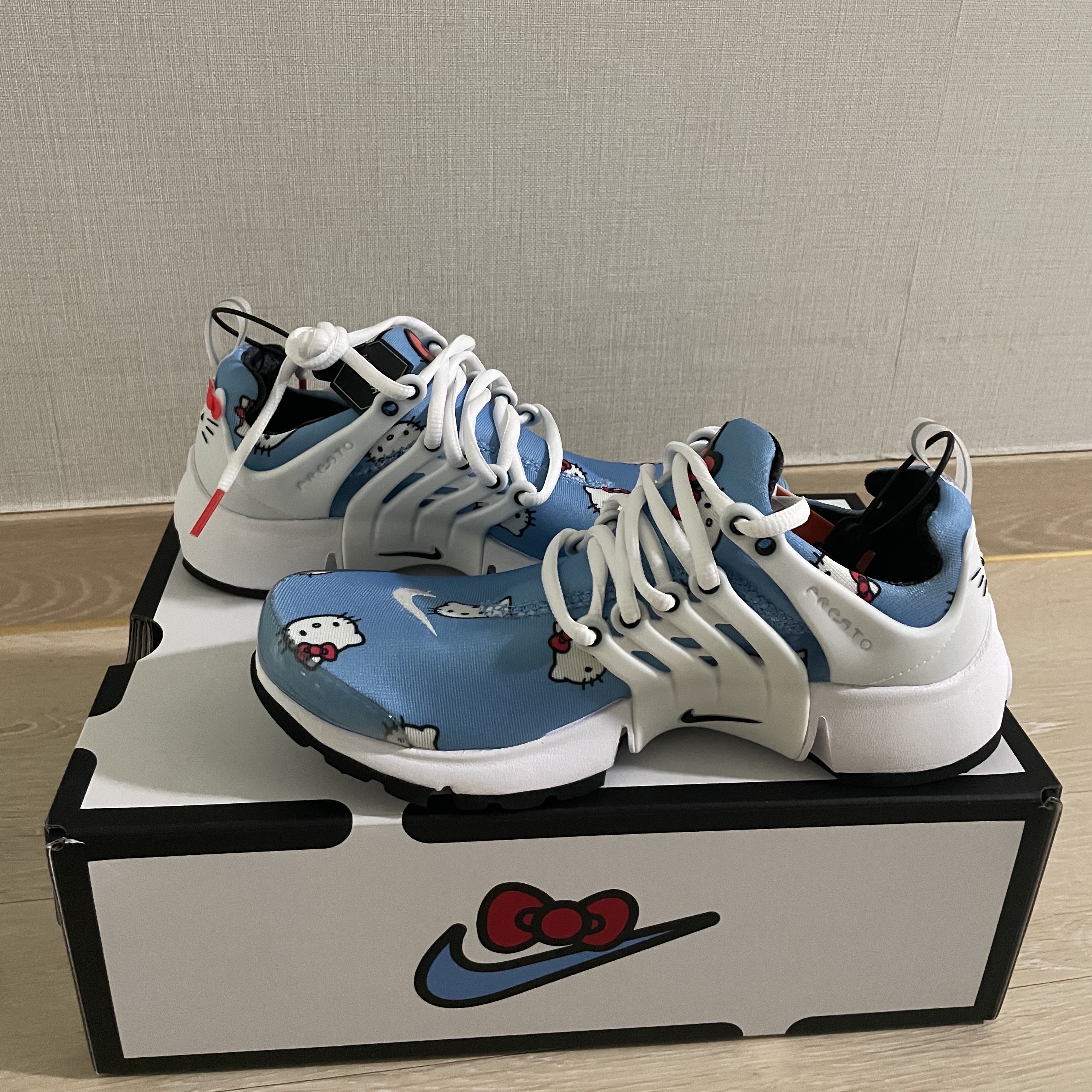 Nike x Hello Kitty Air Presto University Blue 착용 스타일