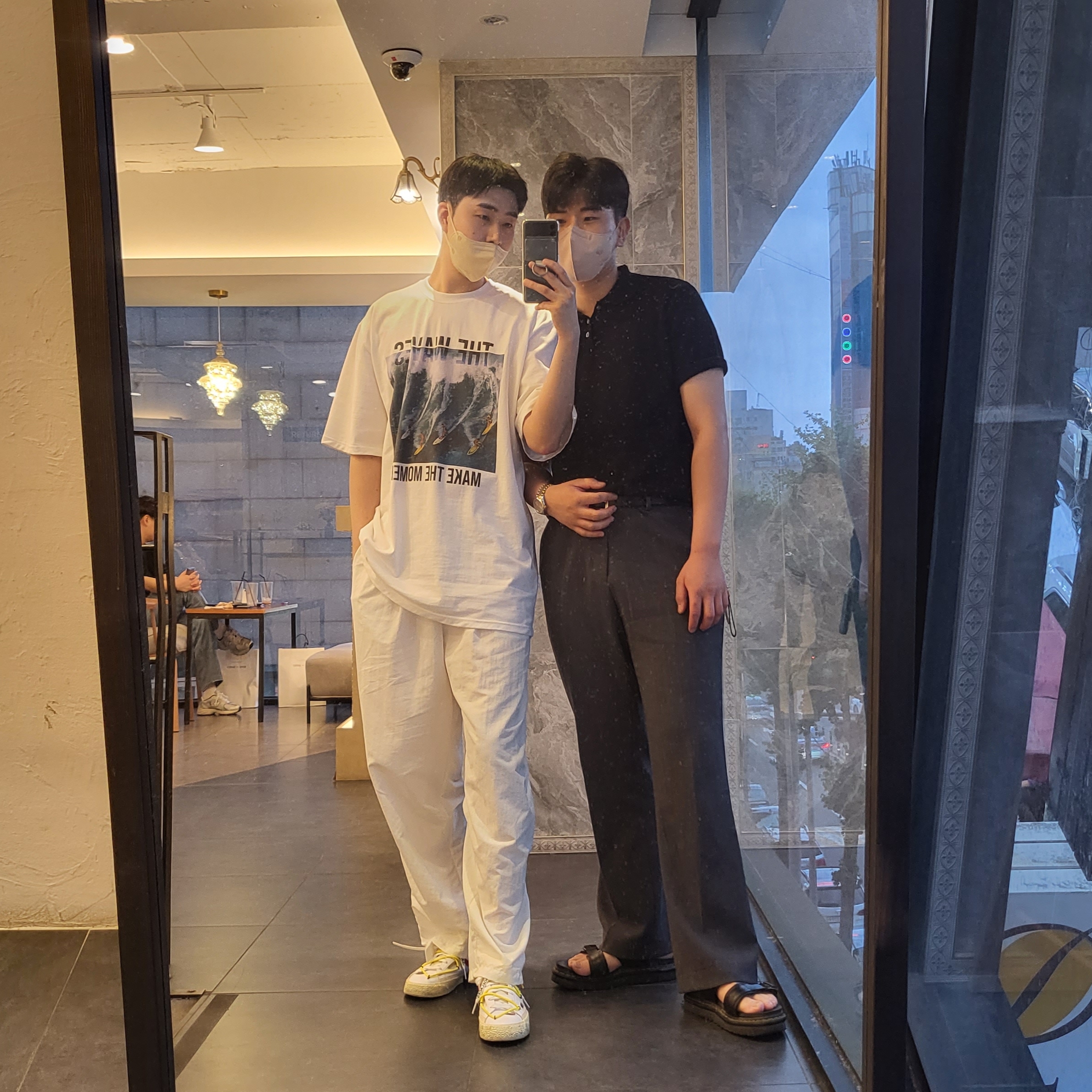 Nike x Off-White Blazer Low '77 White and University Red 착용 스타일