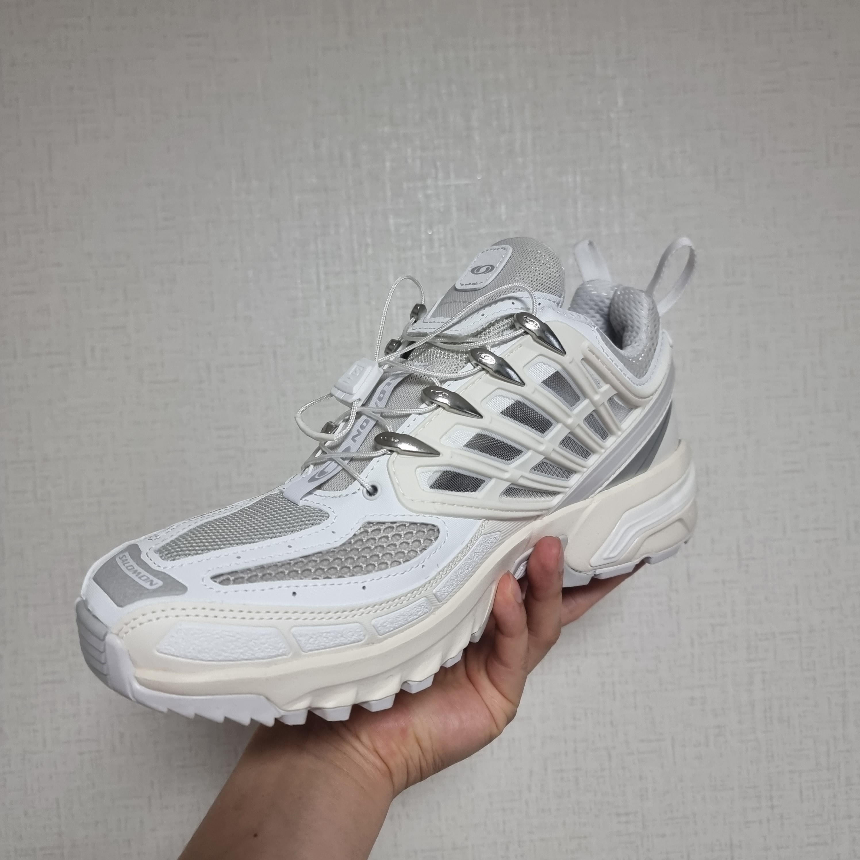 Salomon ACS Pro ADV Vanilla Lunar Rock 착용 스타일 - 4