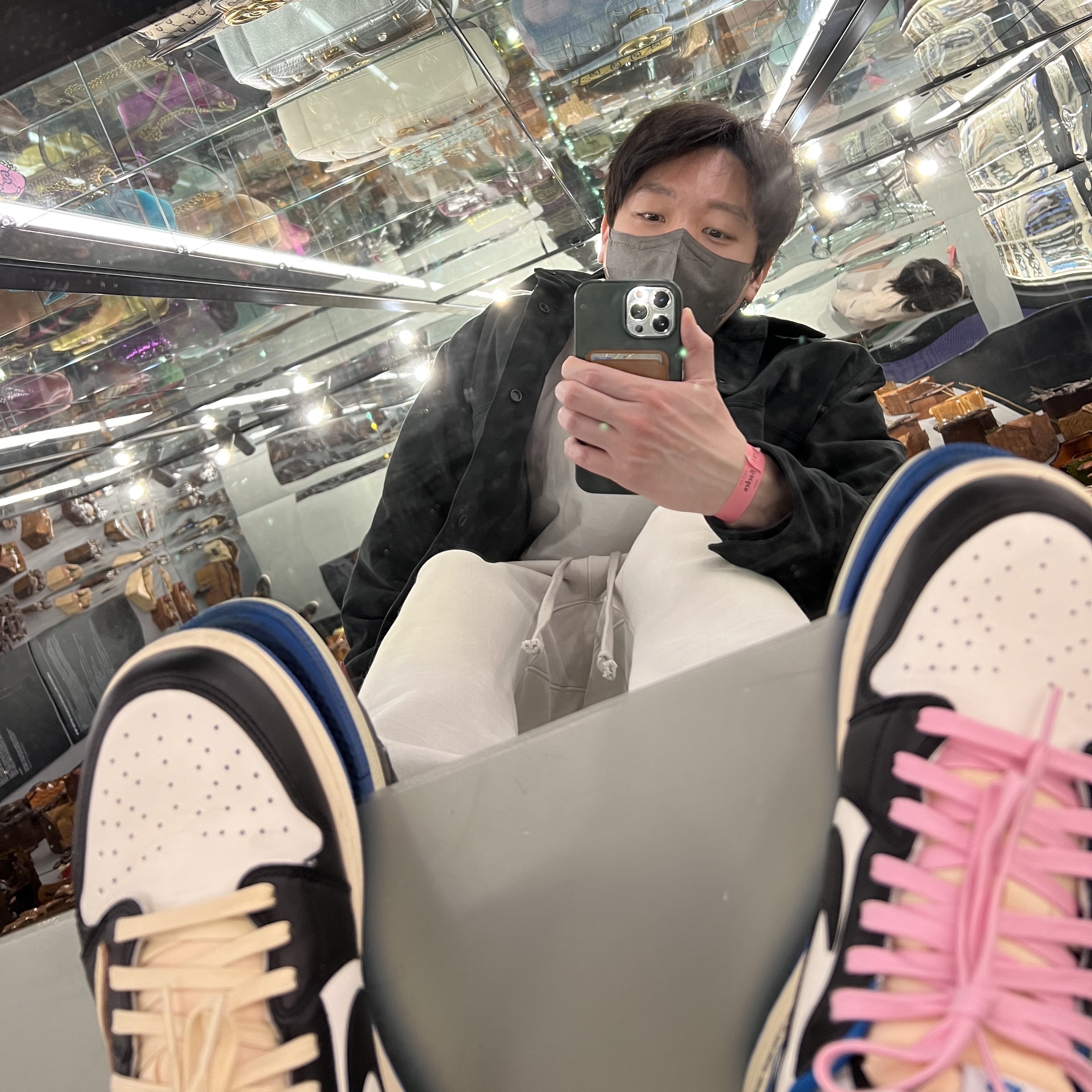 Jordan 1 x Travis Scott x Fragment Retro Low OG SP Military Blue 착용 스타일