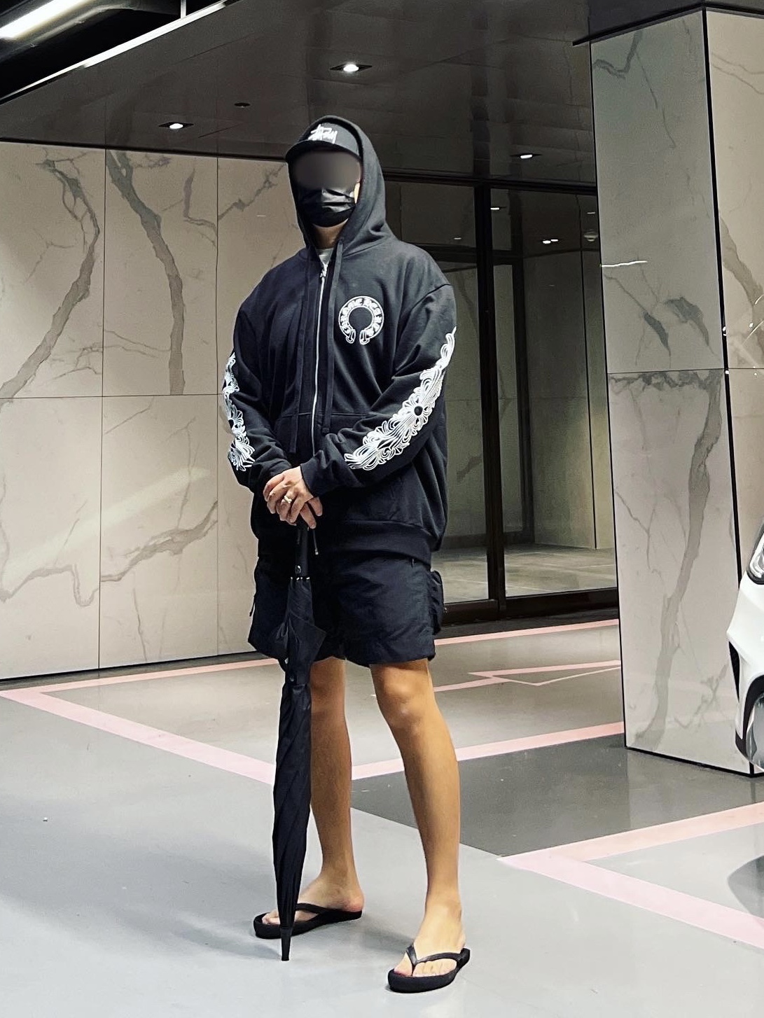 Chrome Hearts Horseshoe Floral Fleece Zip-Up Hoodie Black 착용 스타일 - 2