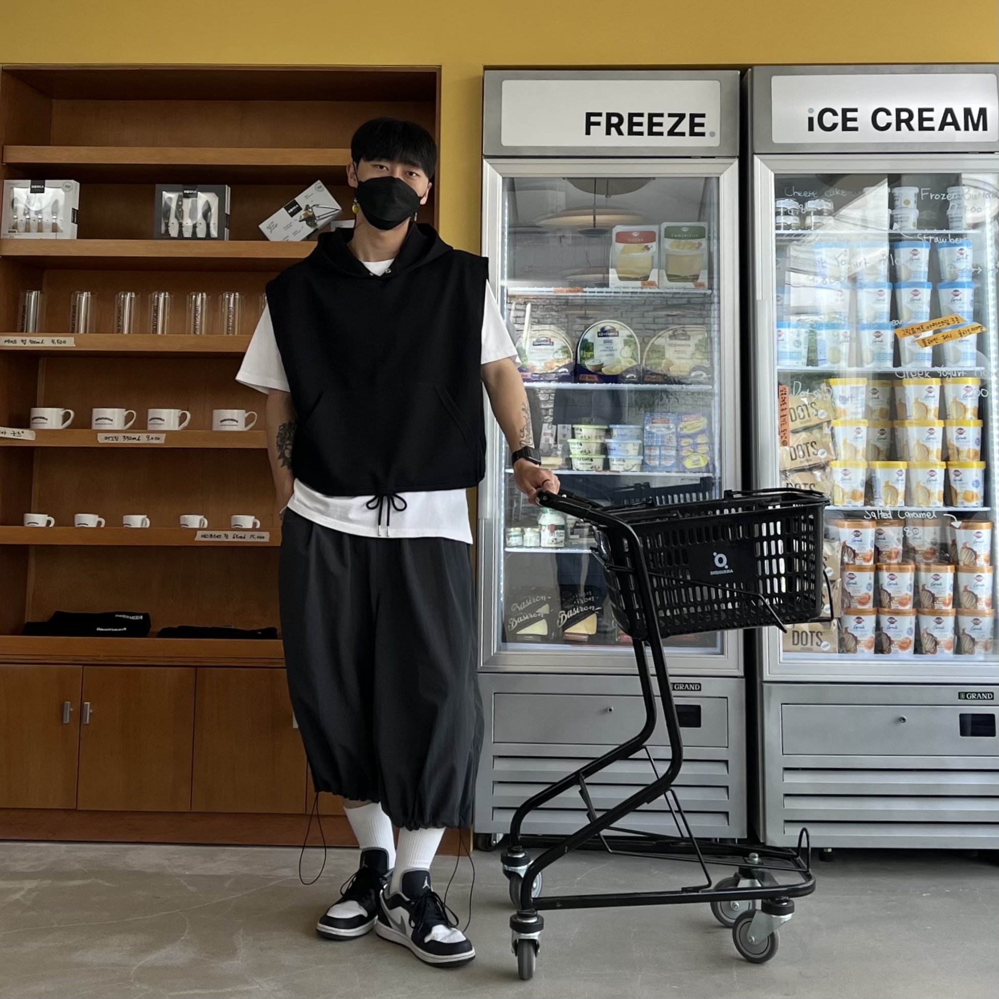 Jordan 1 Low Black Particle Grey 착용 스타일