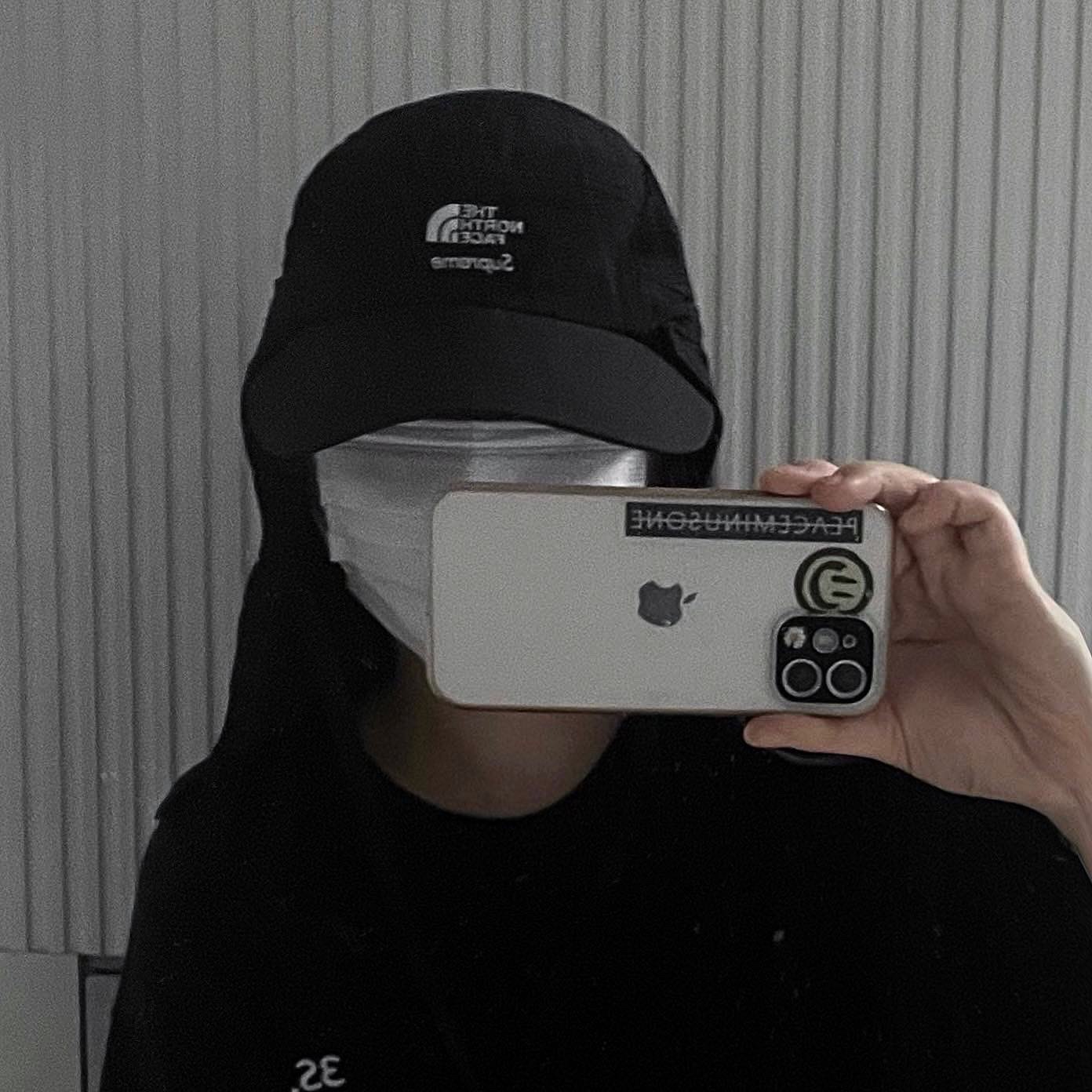 Supreme x The North Face Sunshield Camp Cap Black - 20SS 착용 스타일 - 1