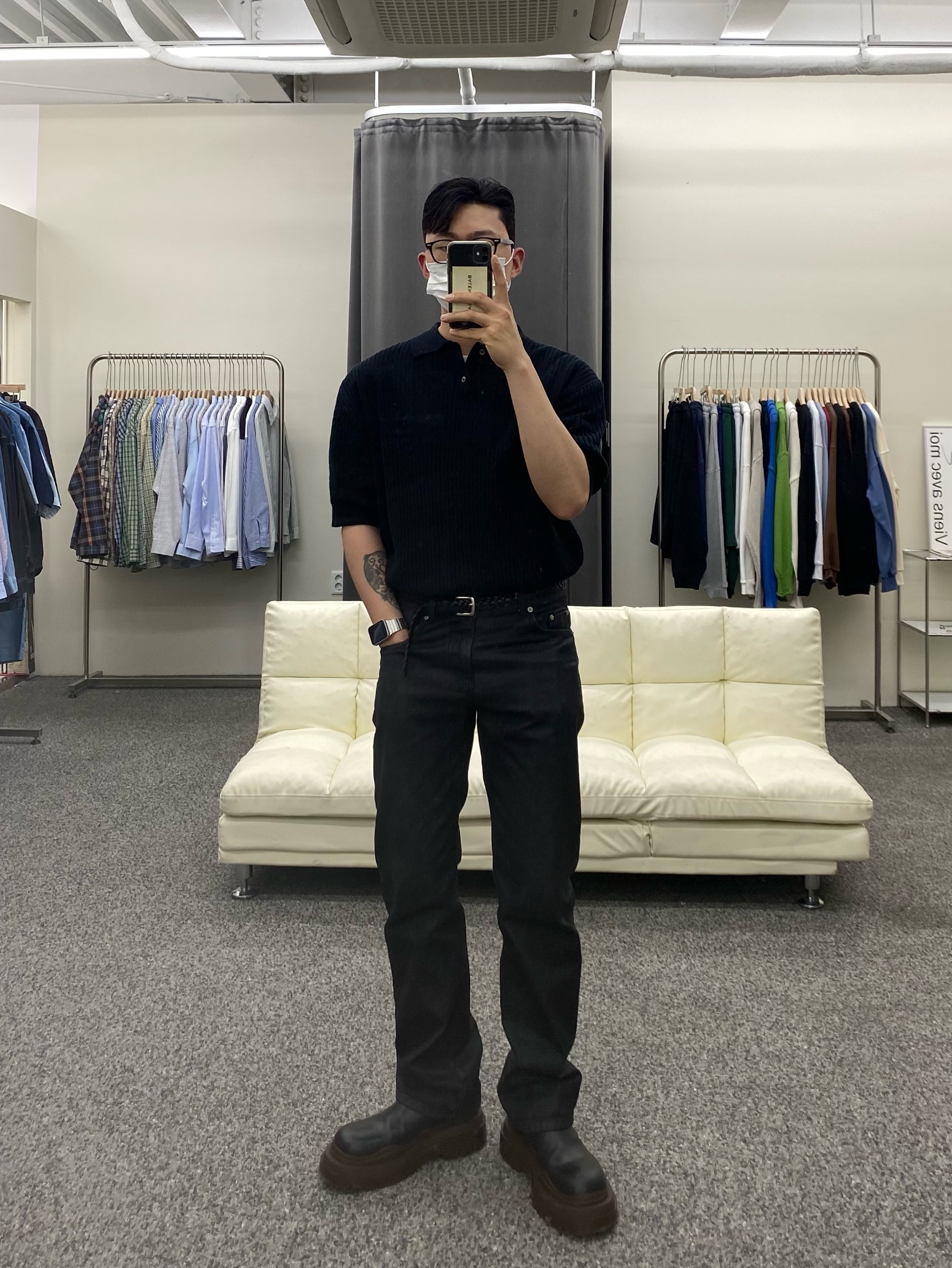Bottega Veneta Tire Cropped Chelsea Boots Black 착용 스타일