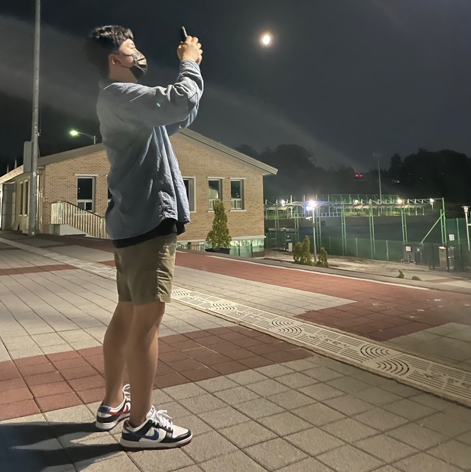 Nike Dunk Low SE Seoul 착용 스타일
