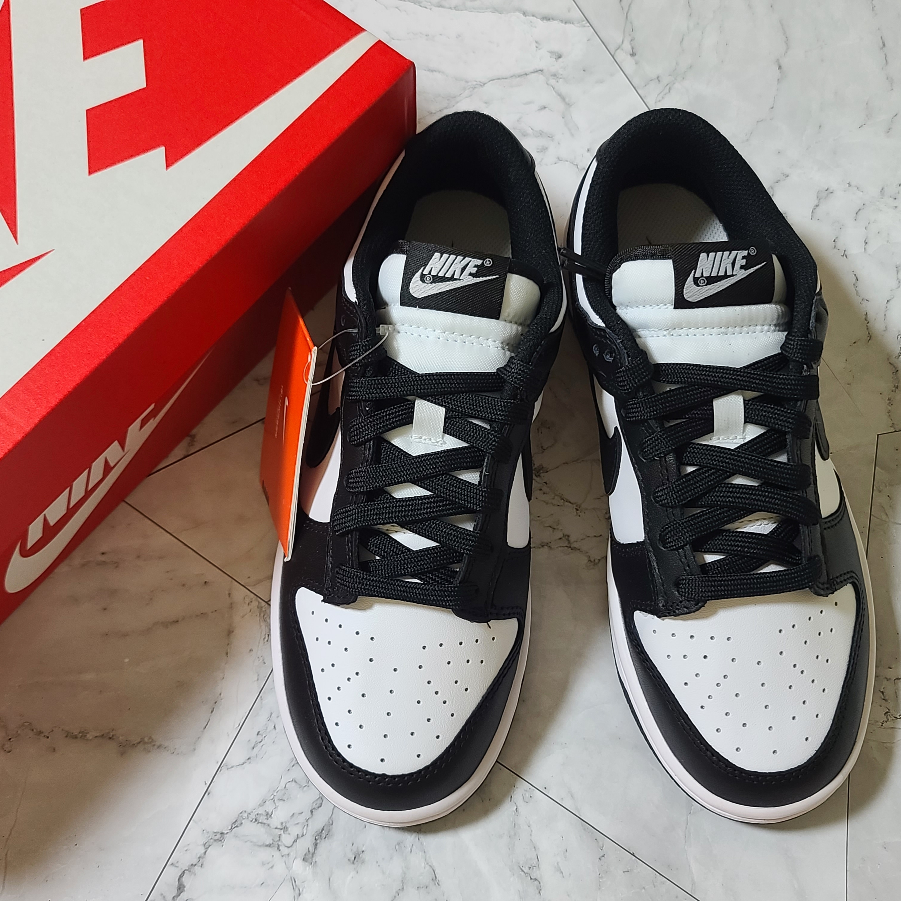 (W) Nike Dunk Low Black 착용 스타일 - 3
