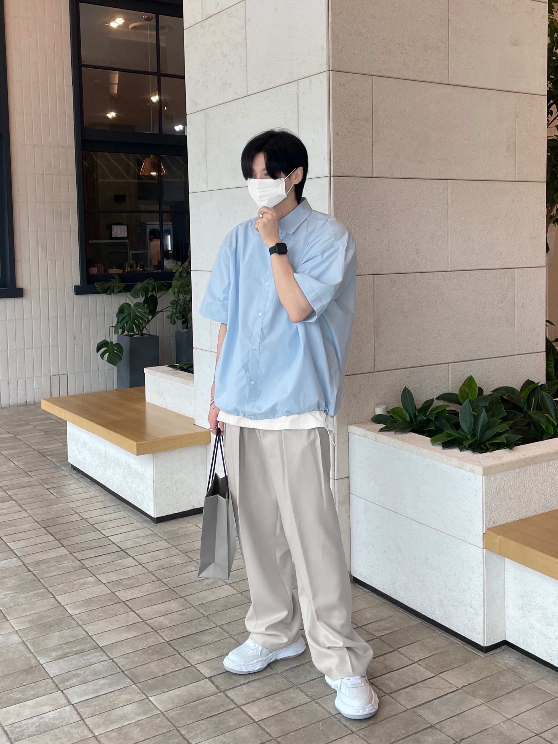 Maison Mihara Yasuhiro Wayne OG Sole Leather Low-top Sneakers White 착용 스타일 - 5