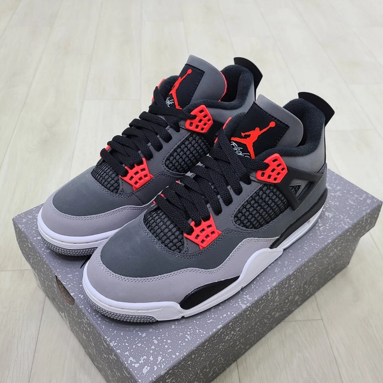 Jordan 4 Retro Infrared 착용 스타일 - 2