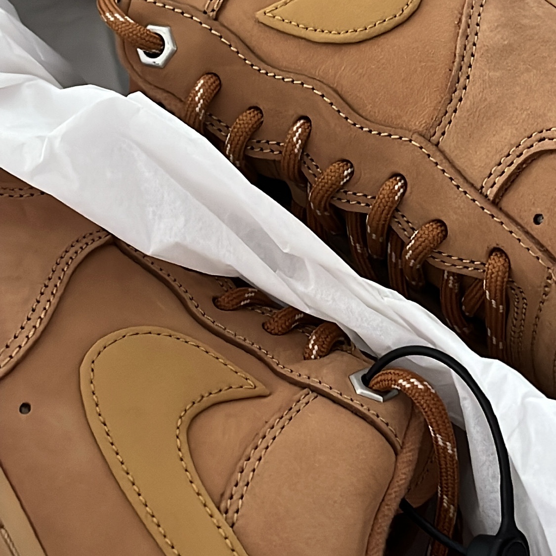 Nike Air Force 1 '07 WB Flax 착용 스타일