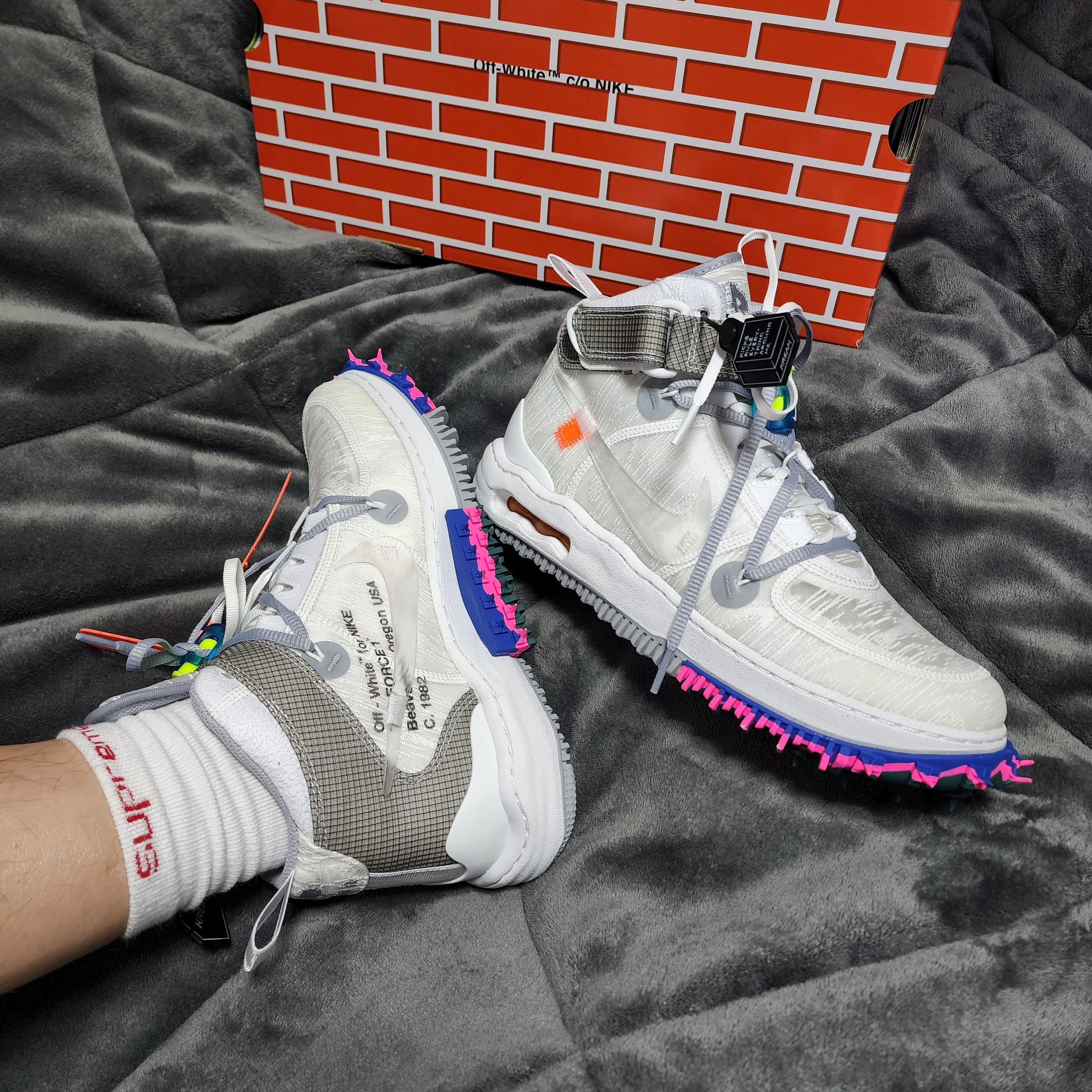 Nike x Off-White Air Force 1 Mid SP White 착용 스타일