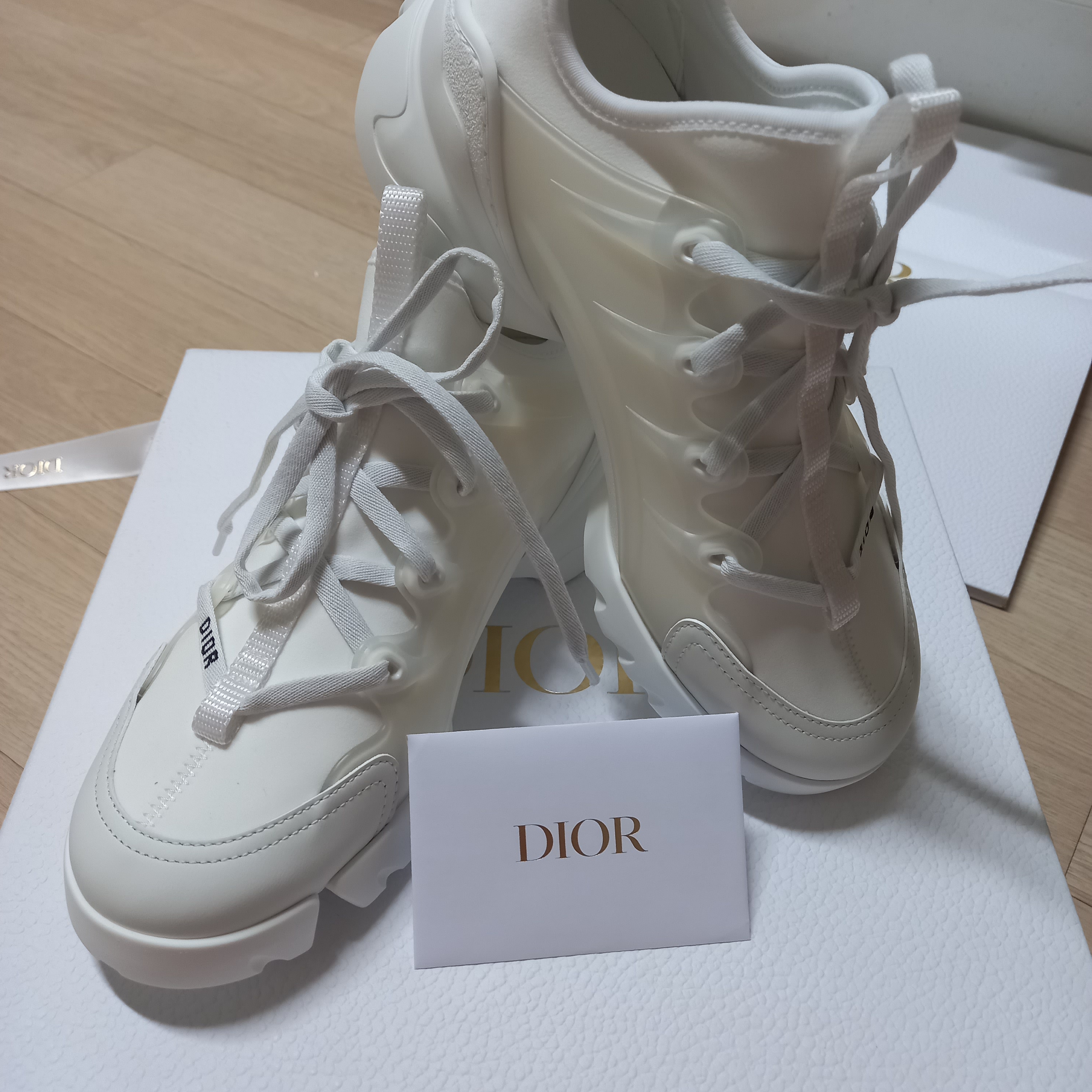 (W) Dior D-Connect Technical Fabric White 착용 스타일