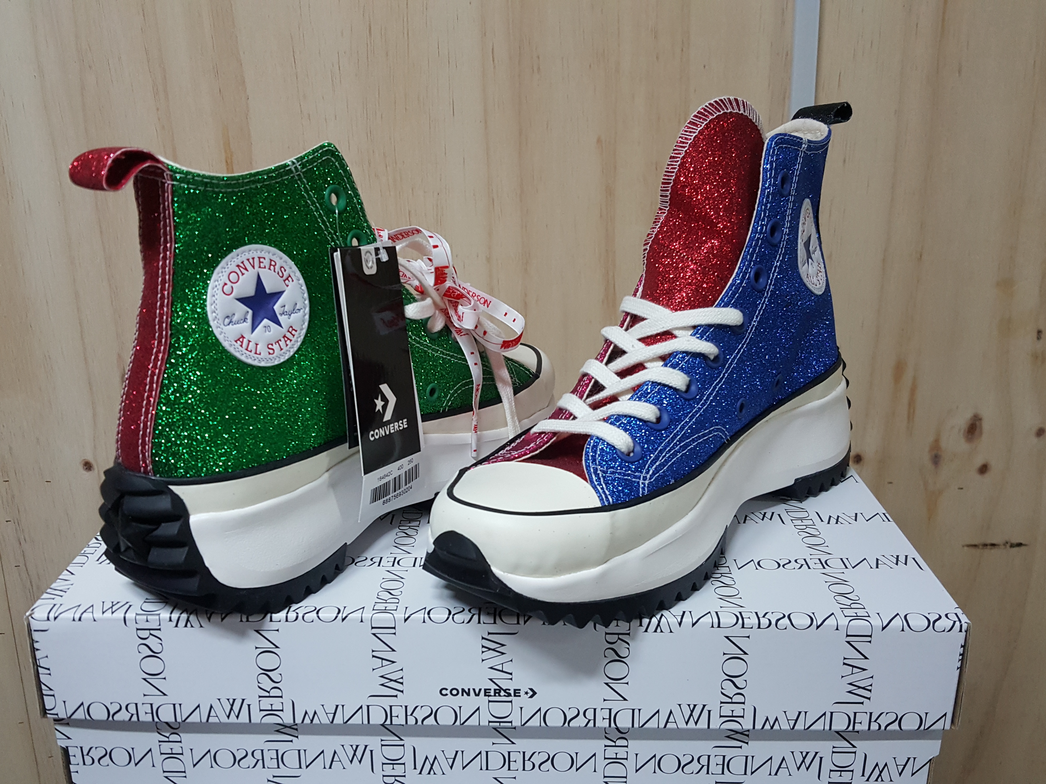 Converse x JW Anderson Run Star Hike Hi Glitter 착용 스타일 - 1