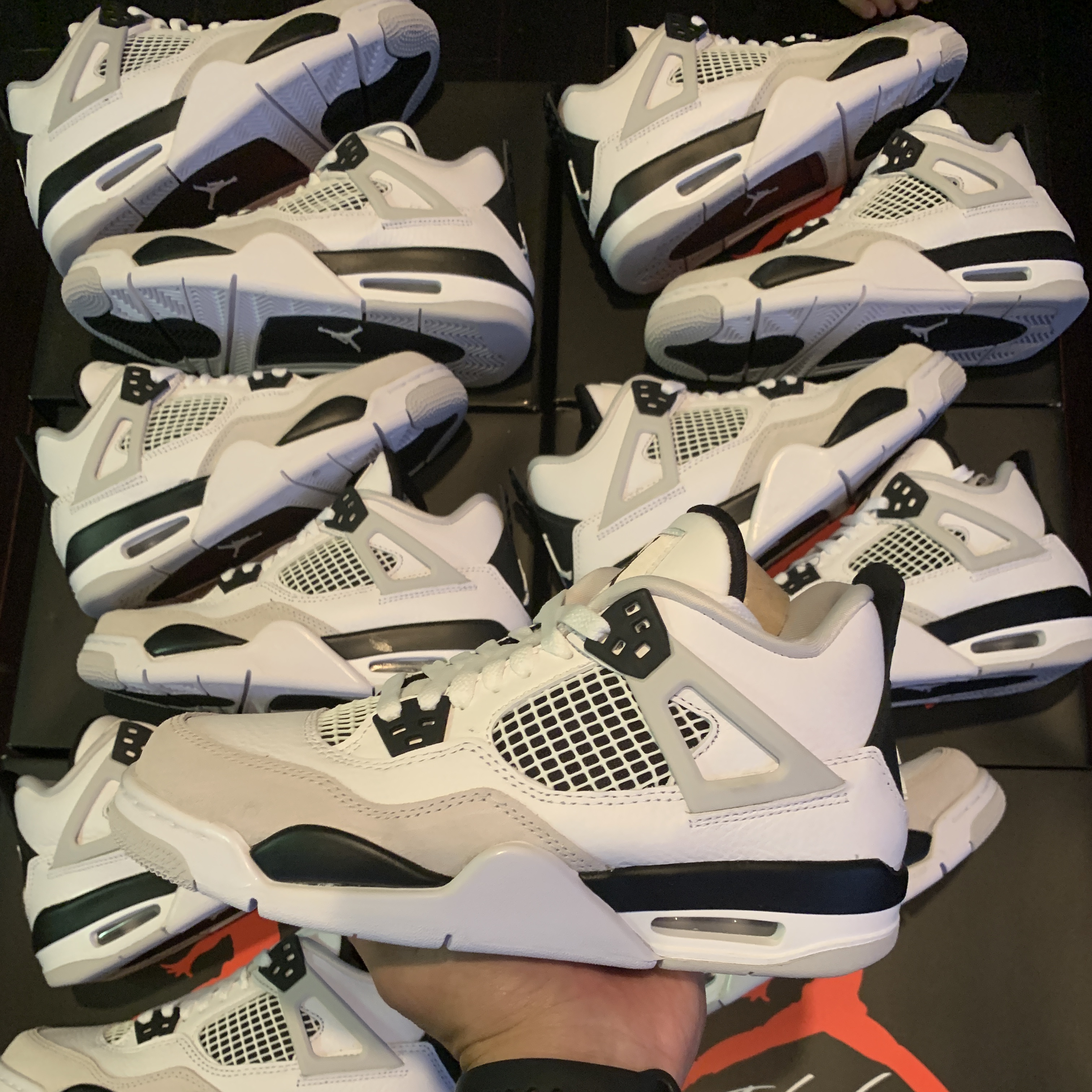 Jordan 4 Retro White and Black, (GS) Jordan 4 Retro White and Black 착용 스타일
