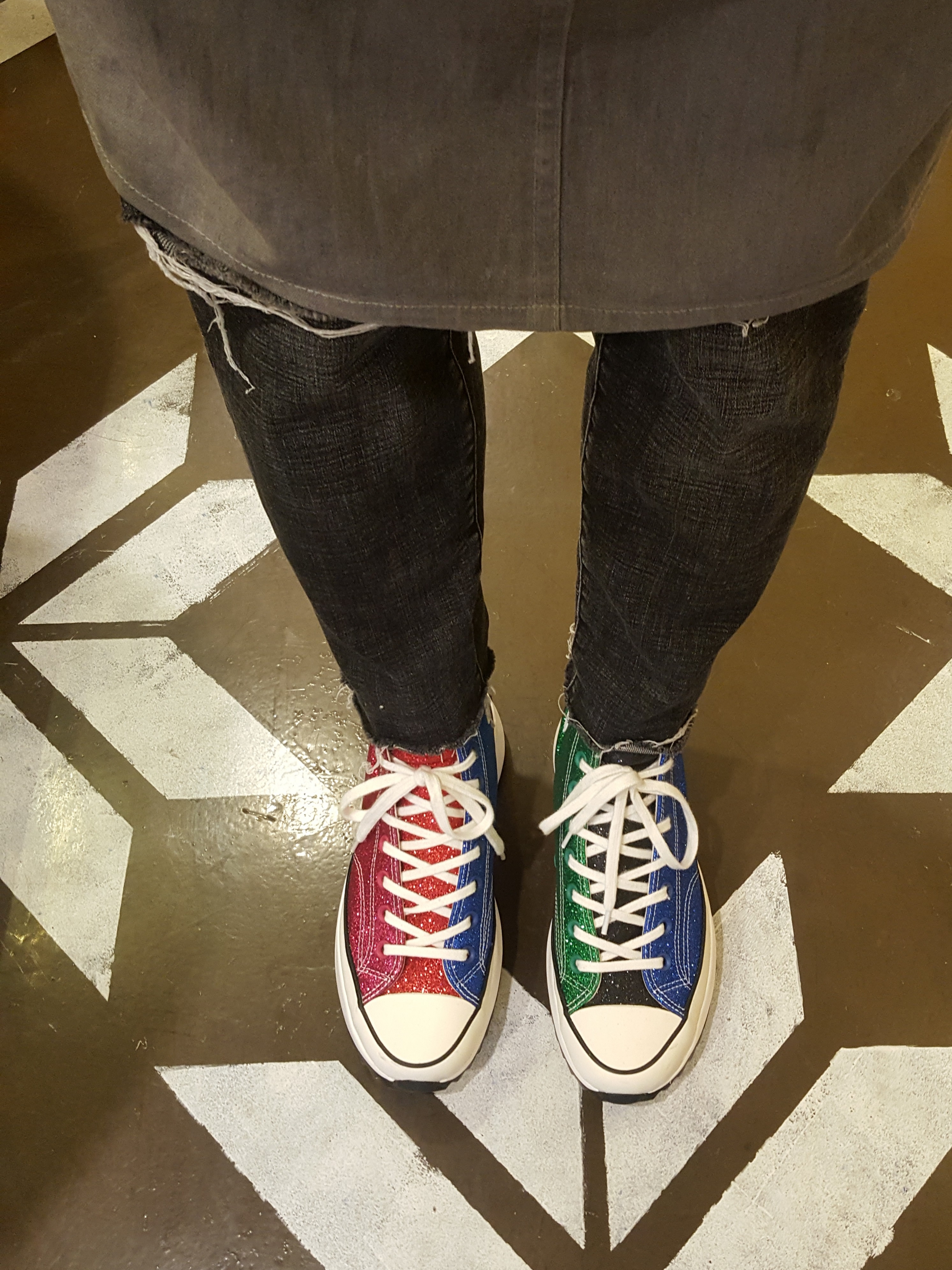 Converse x JW Anderson Run Star Hike Hi Glitter 착용 스타일 - 1